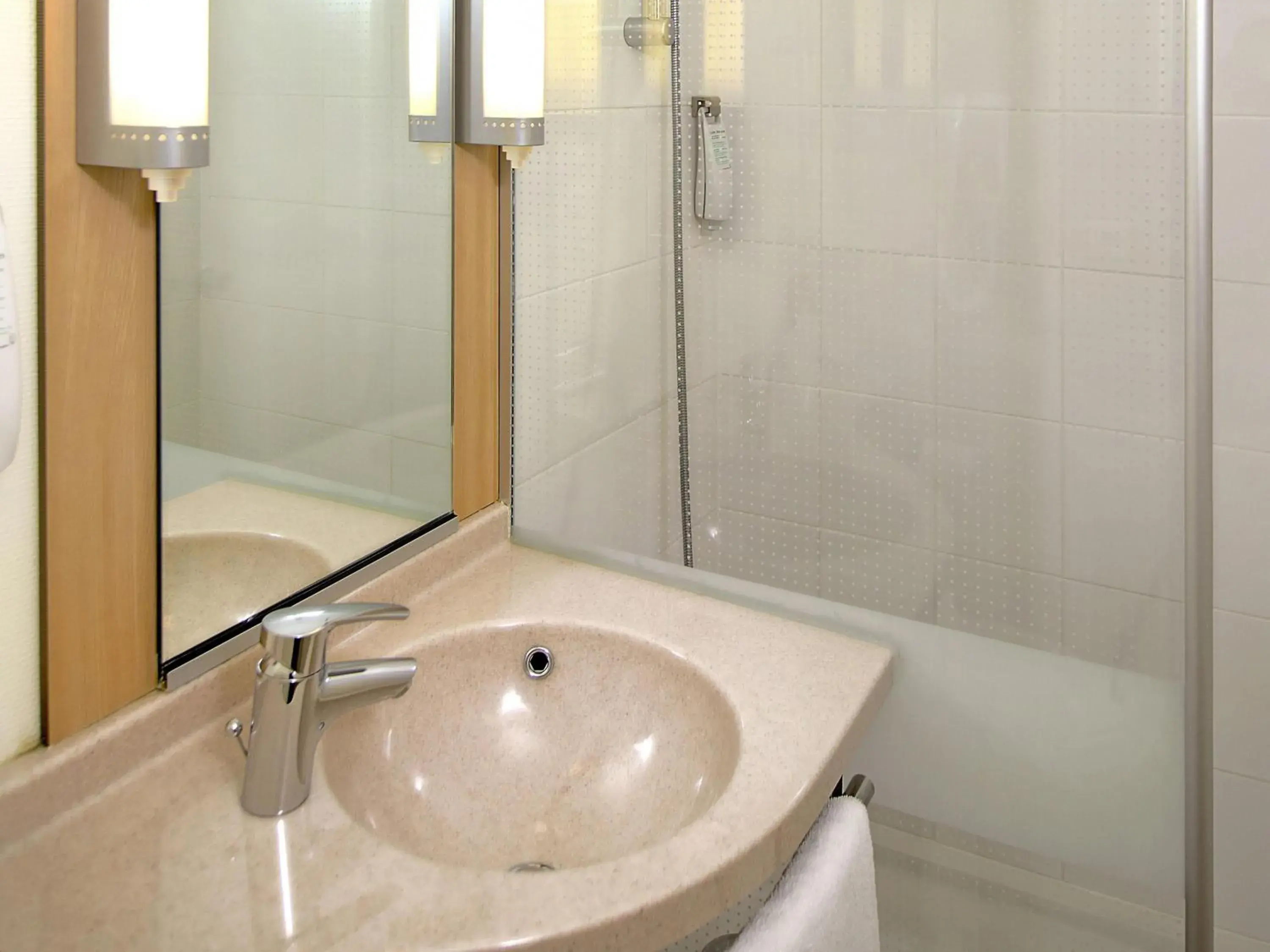 Bedroom in ibis Paris Porte d'Italie Bedroom in ibis Paris Porte d'Italie