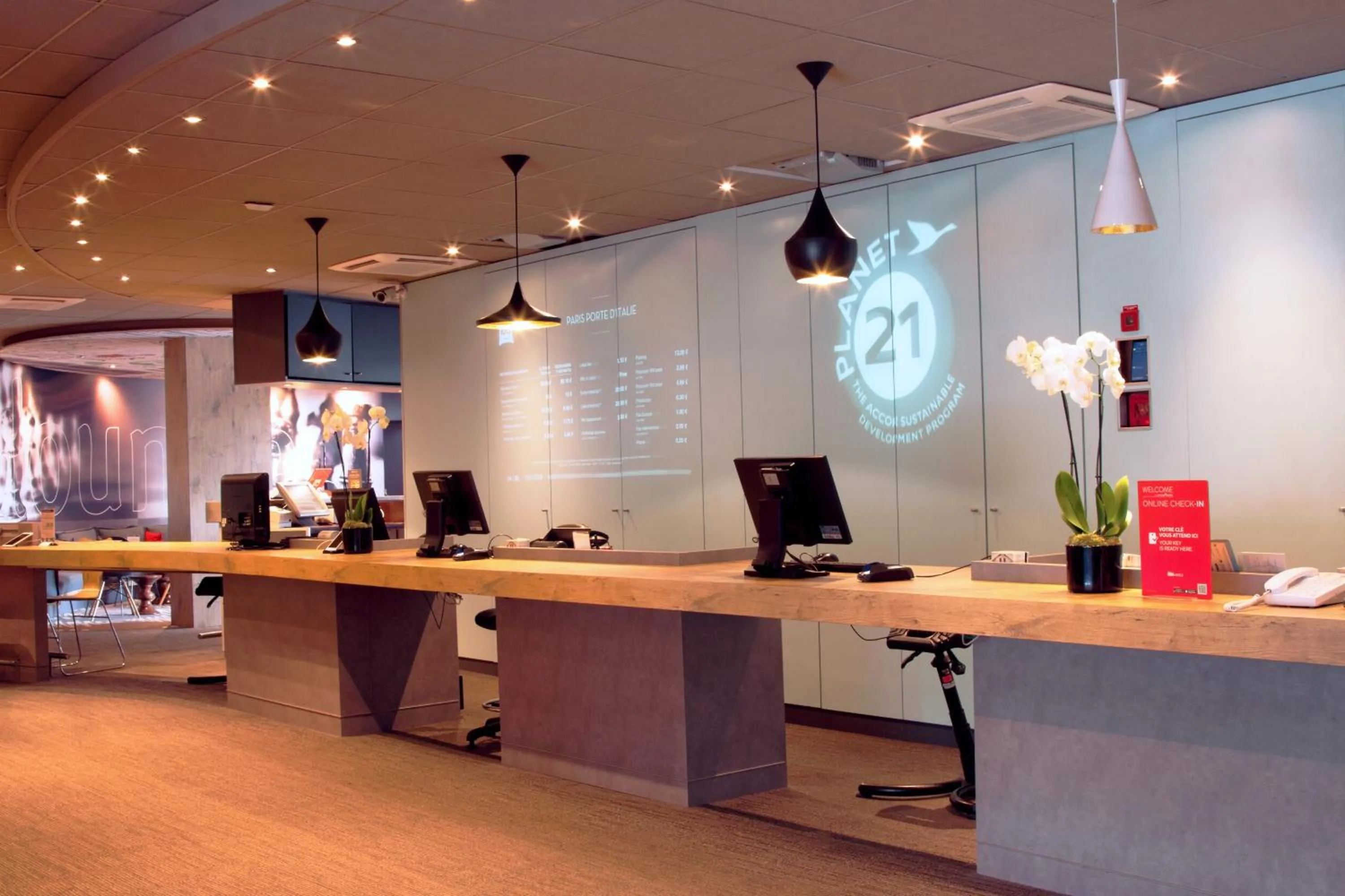 Lobby or reception in ibis Paris Porte d'Italie