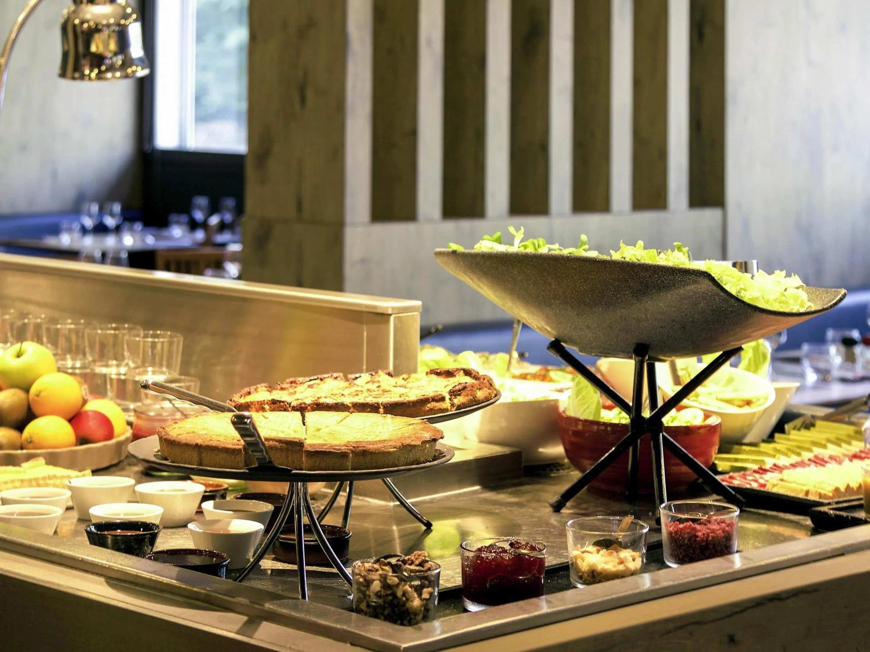 Restaurant/places to eat in ibis Paris Porte d'Italie