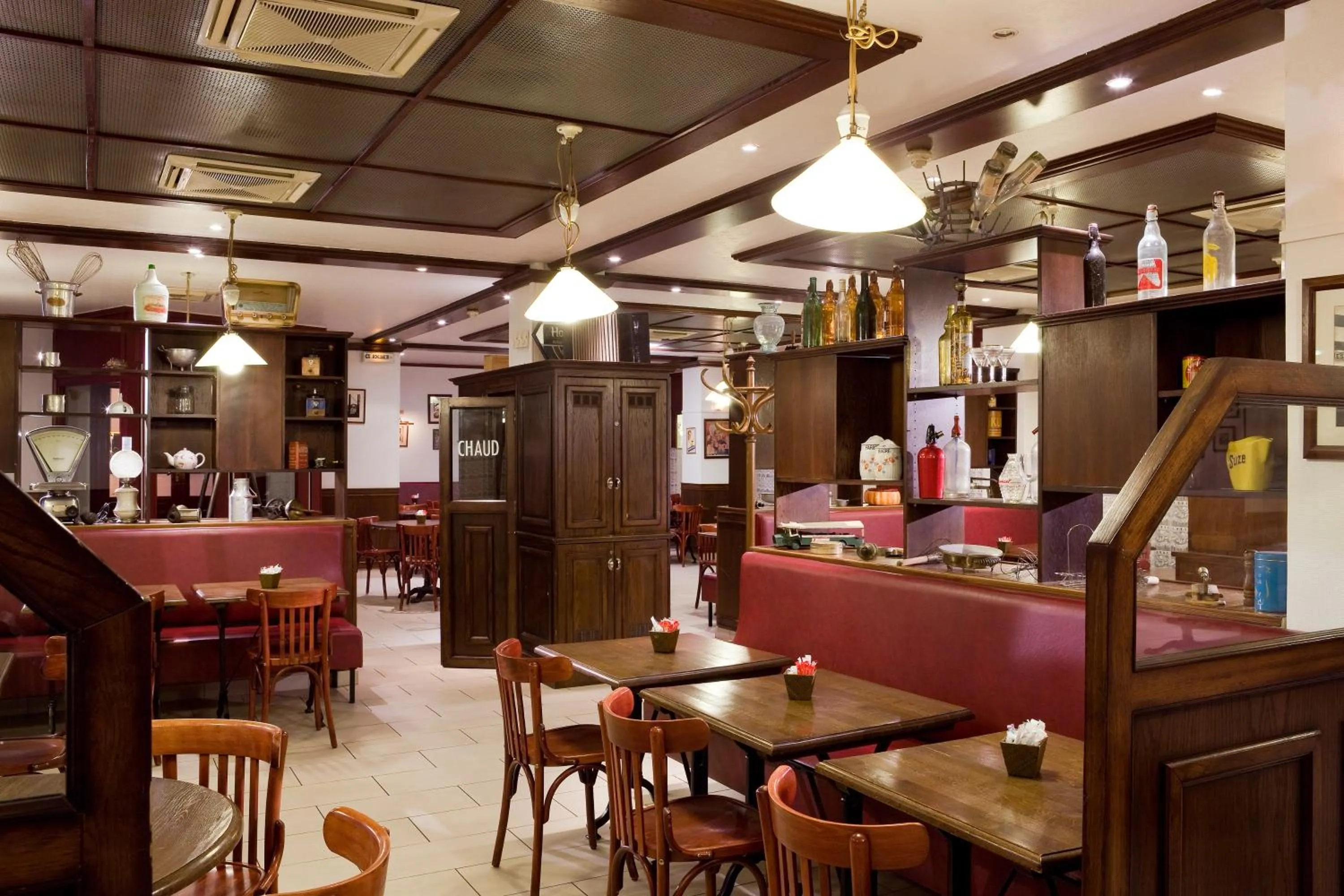 Restaurant/Places to Eat in ibis Paris Porte de Bagnolet