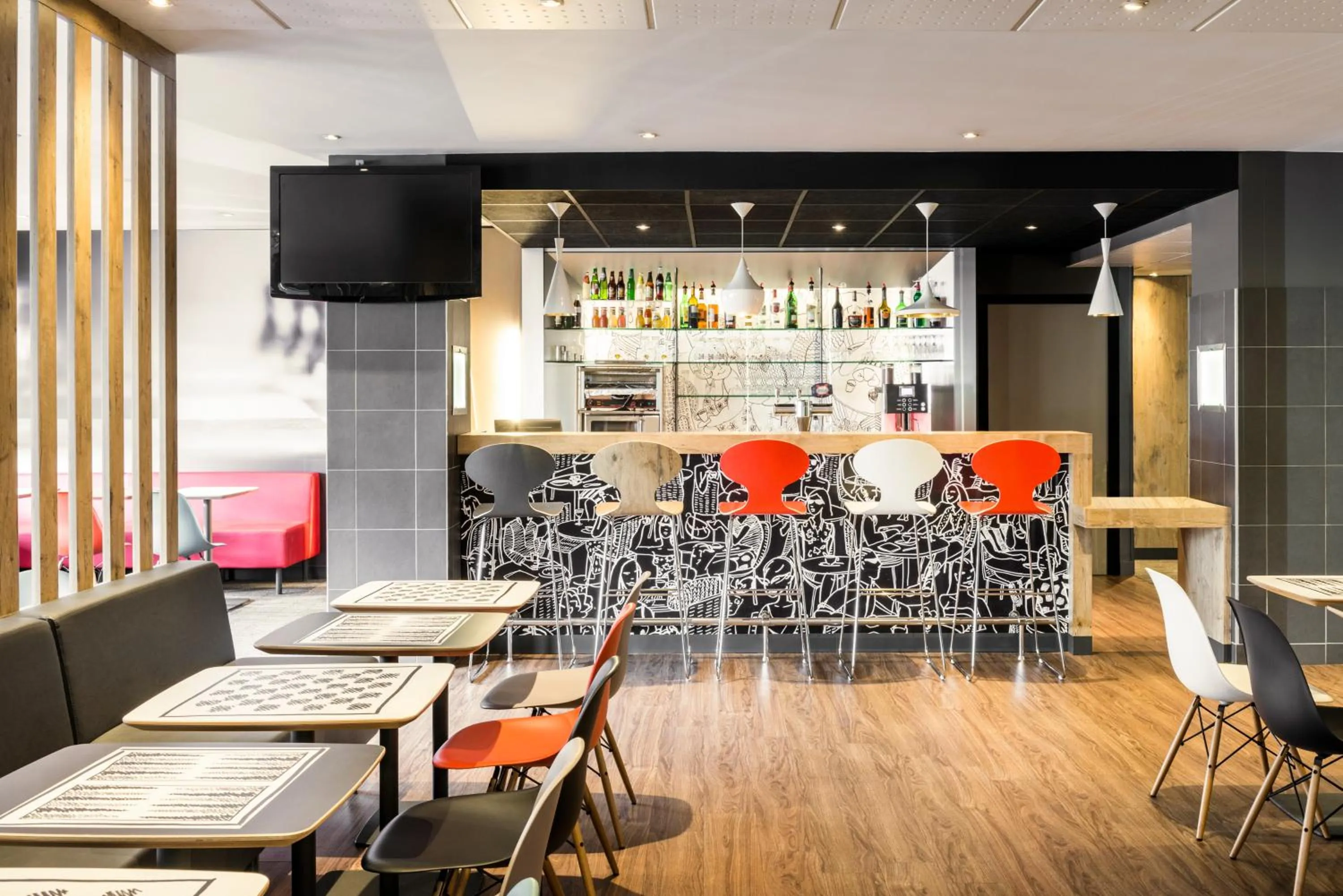 Lounge or bar, Lounge/Bar in ibis Paris Porte de Bagnolet