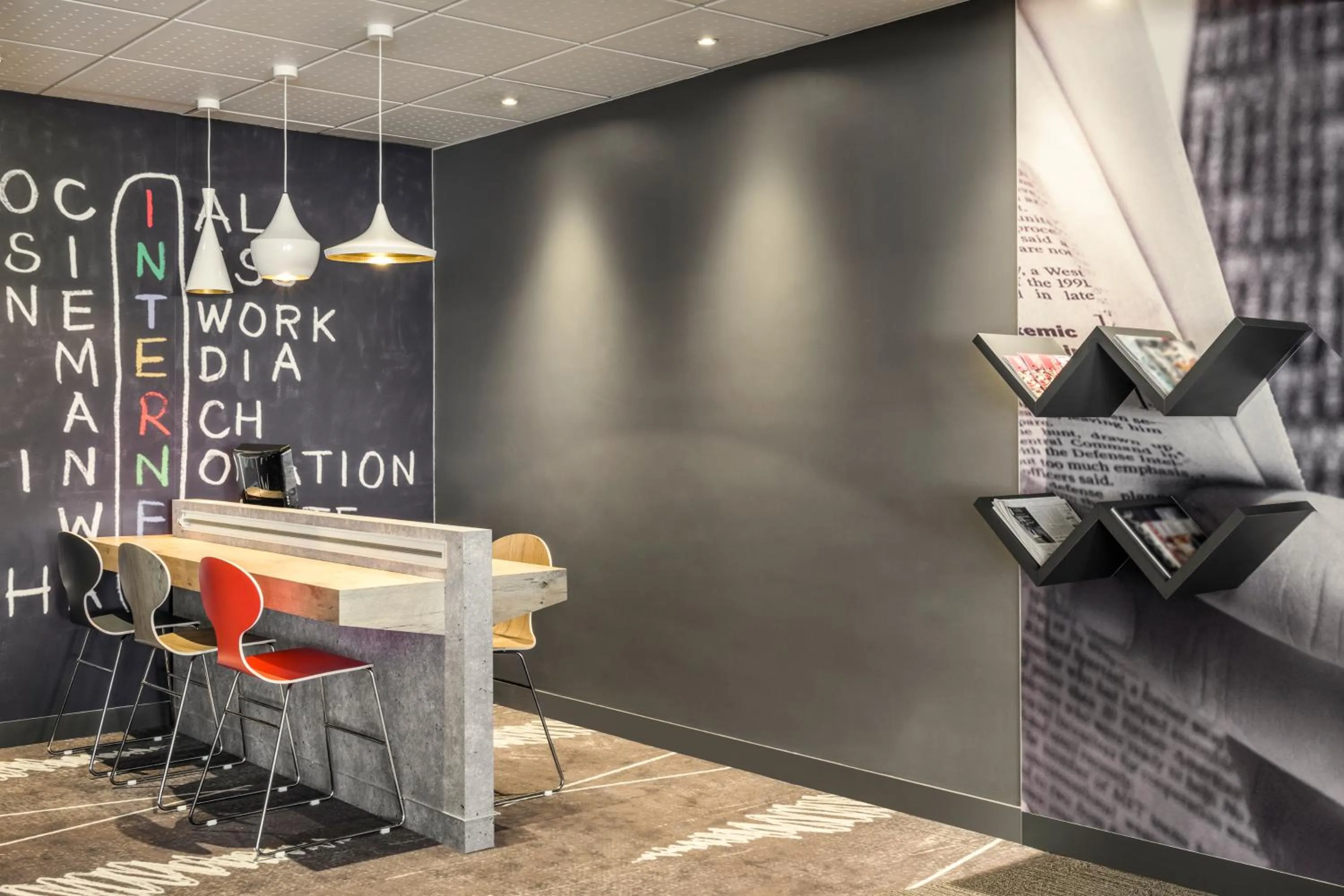 Lounge or bar in ibis Paris Porte de Bagnolet