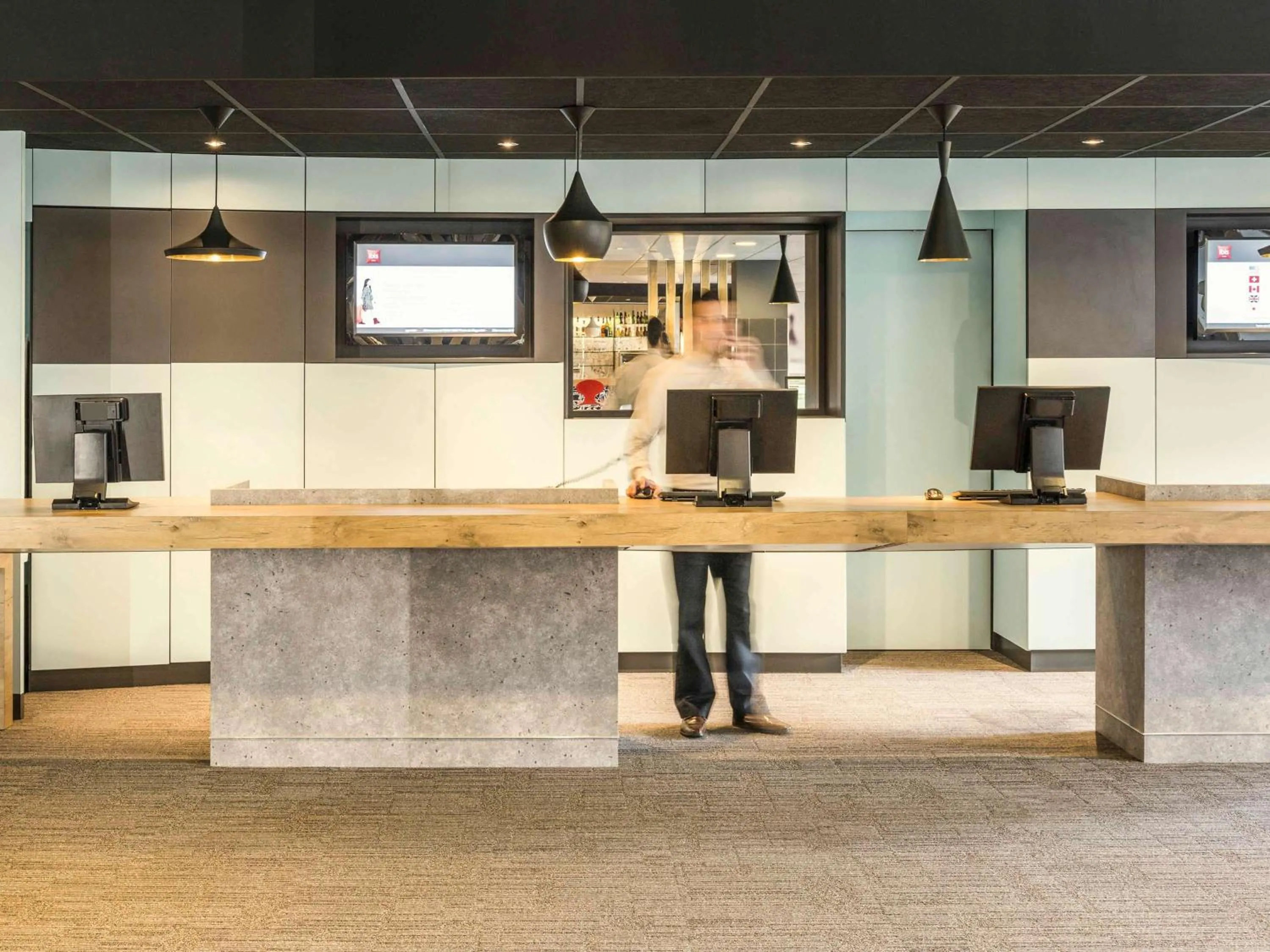 Property building, Kitchen/Kitchenette in ibis Paris Porte de Bagnolet