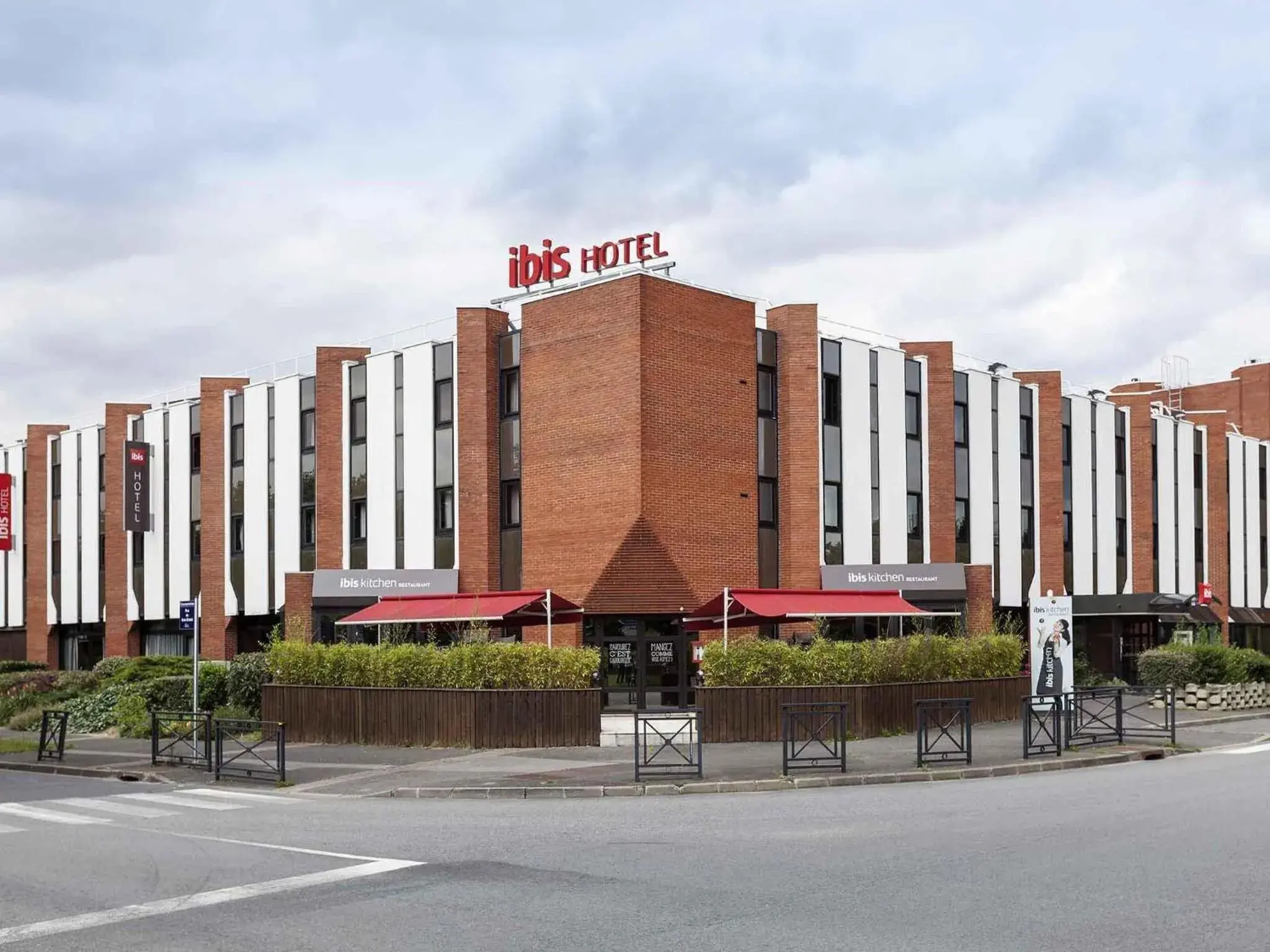 Property building in Ibis Évry-Courcouronnes Property building in Ibis Évry-Courcouronnes