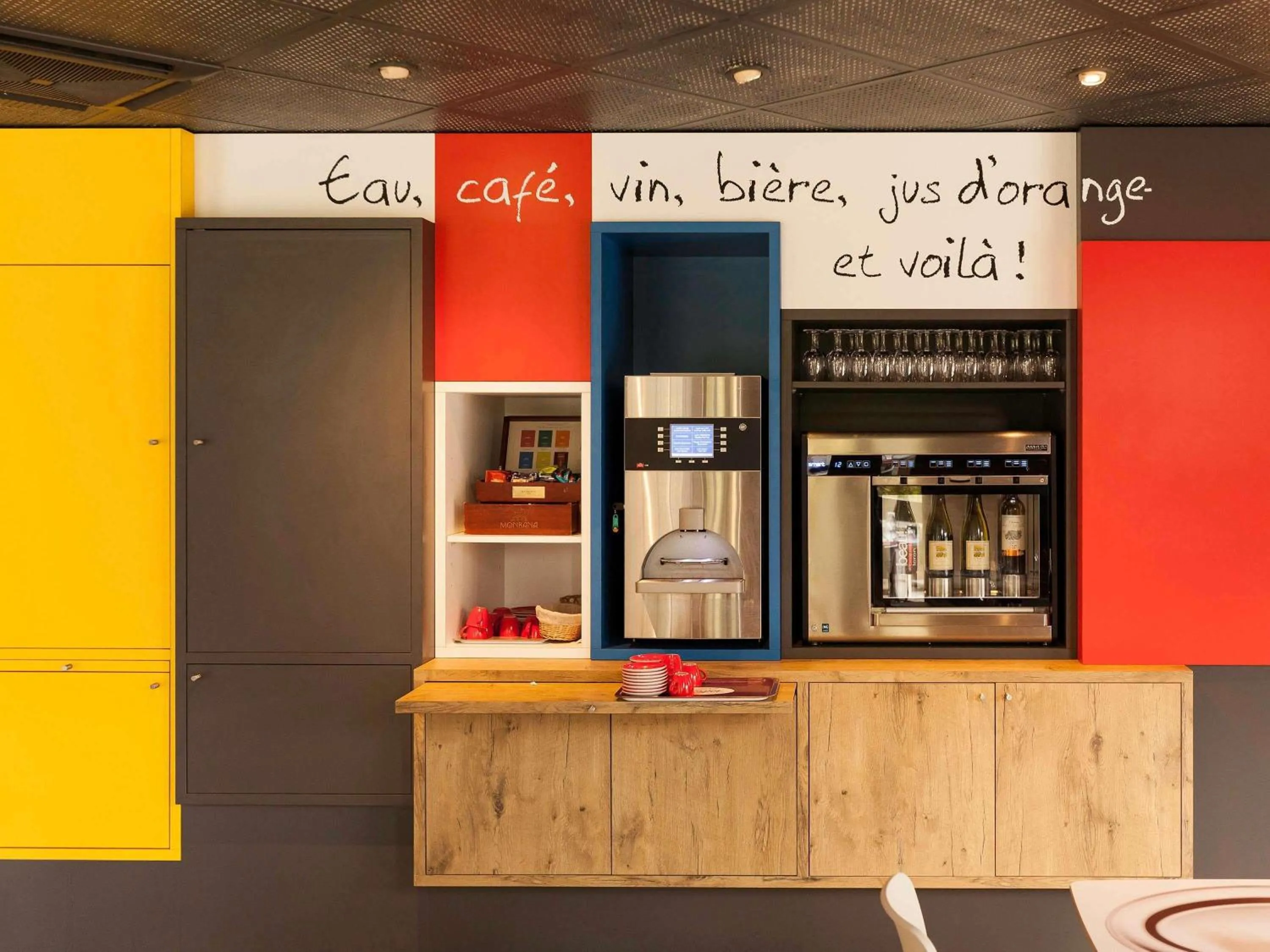 Property building in Ibis Évry-Courcouronnes