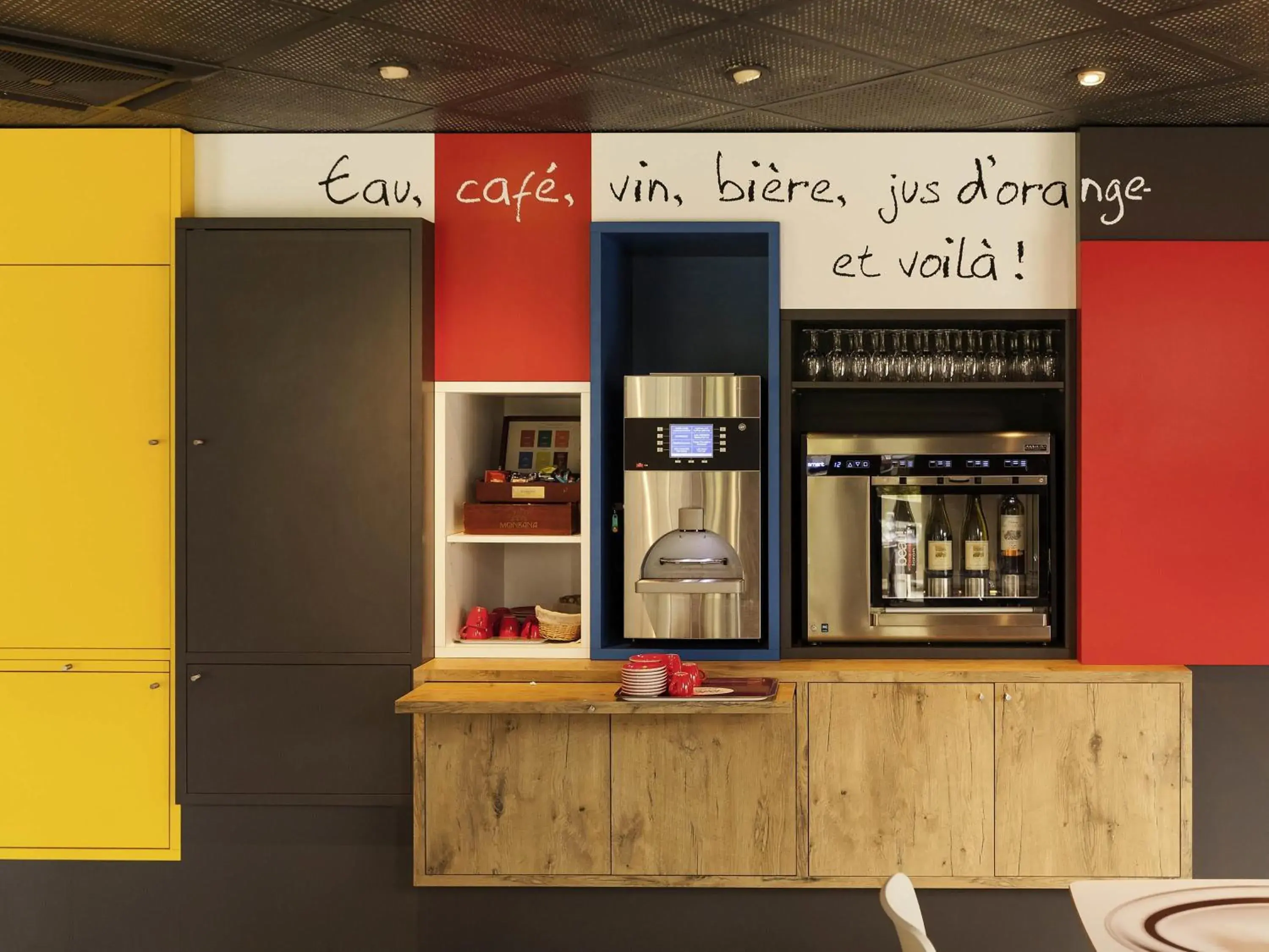 Restaurant/places to eat in Ibis Évry-Courcouronnes Restaurant/places to eat in Ibis Évry-Courcouronnes