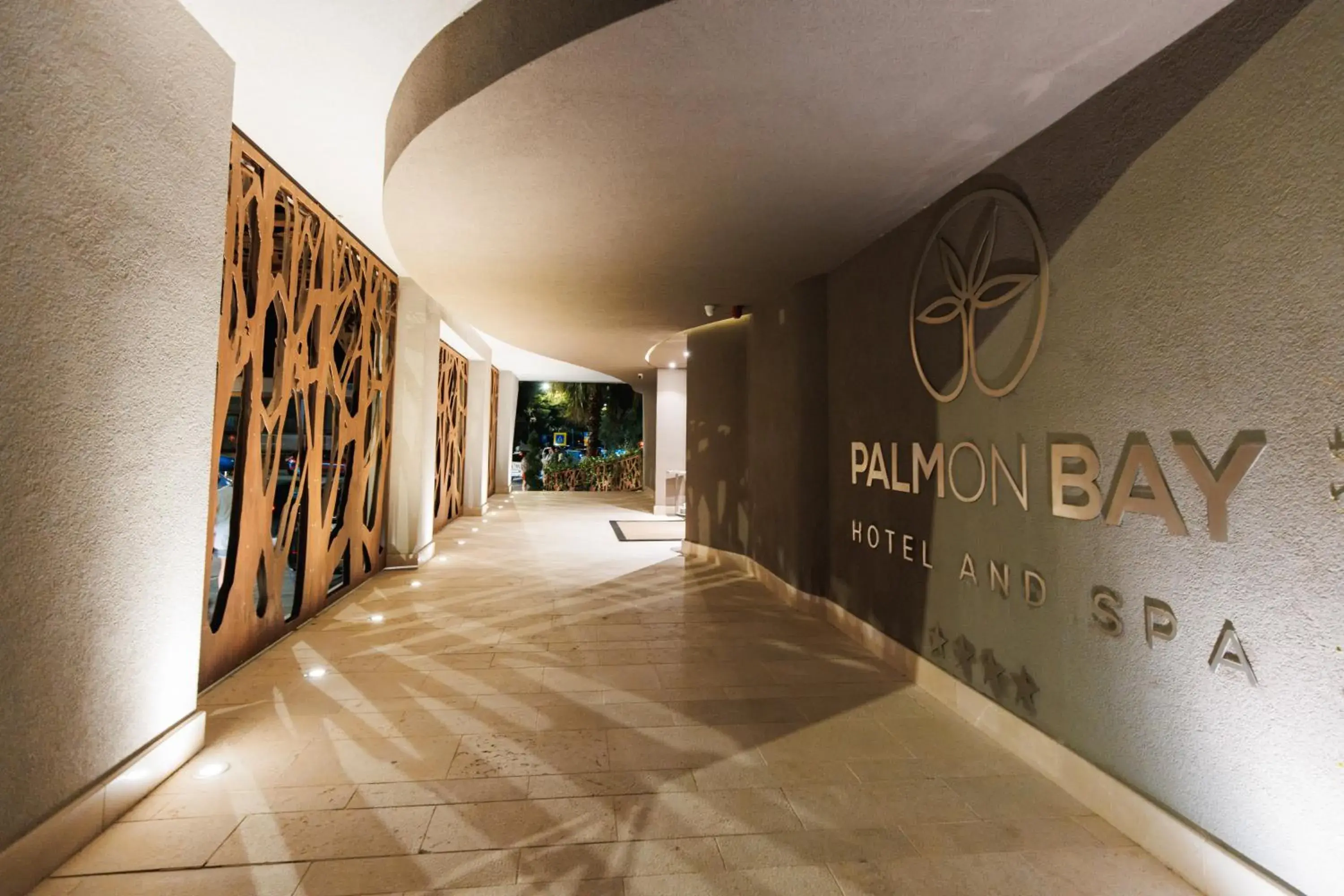 Facade/entrance in Palmon Bay Hotel & Spa Facade/entrance in Palmon Bay Hotel & Spa