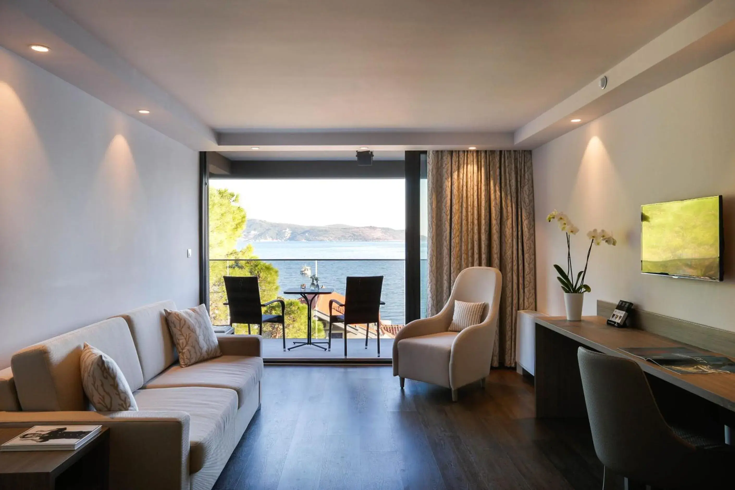 Living room in Palmon Bay Hotel & Spa Living room in Palmon Bay Hotel & Spa