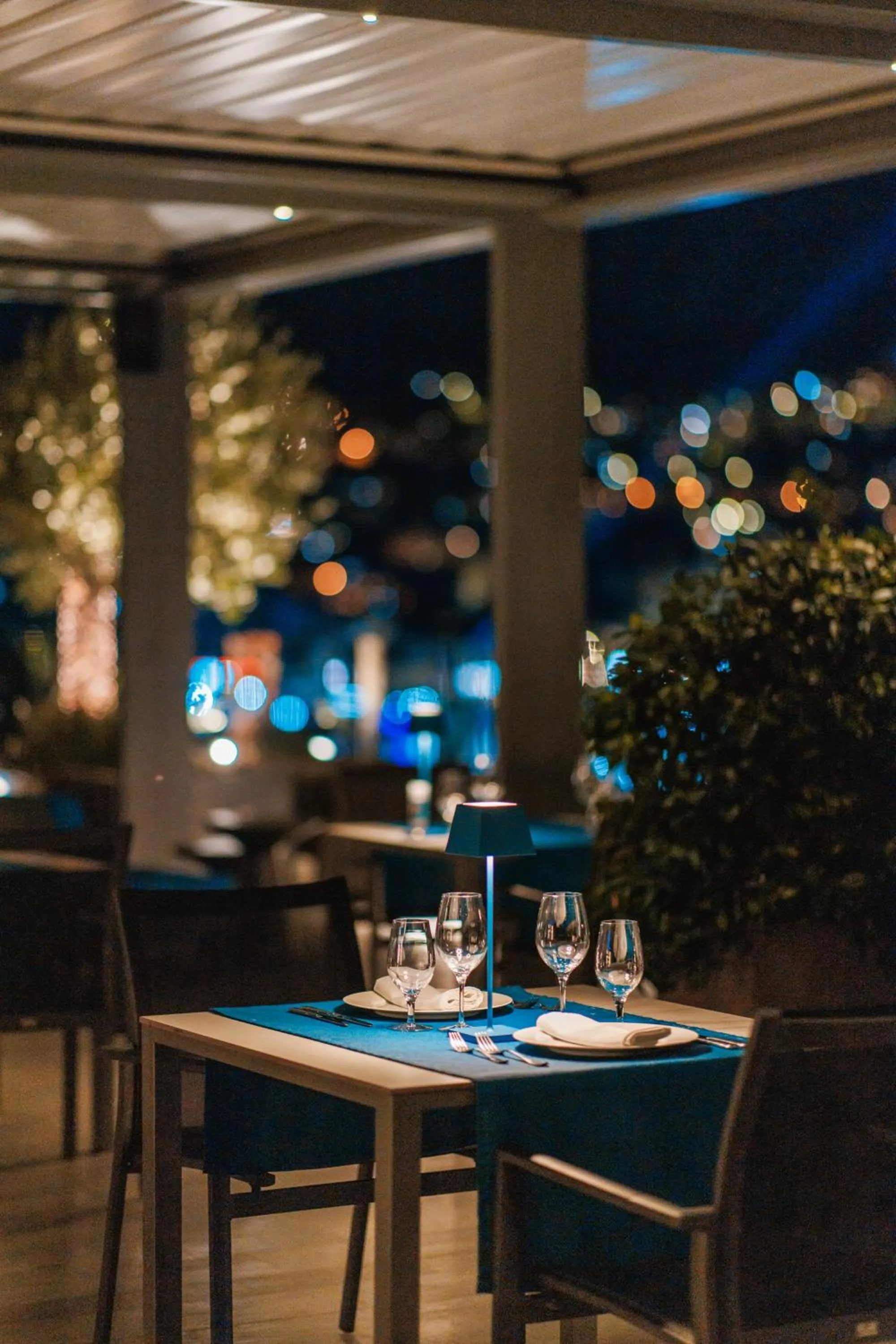 Restaurant/places to eat in Palmon Bay Hotel & Spa