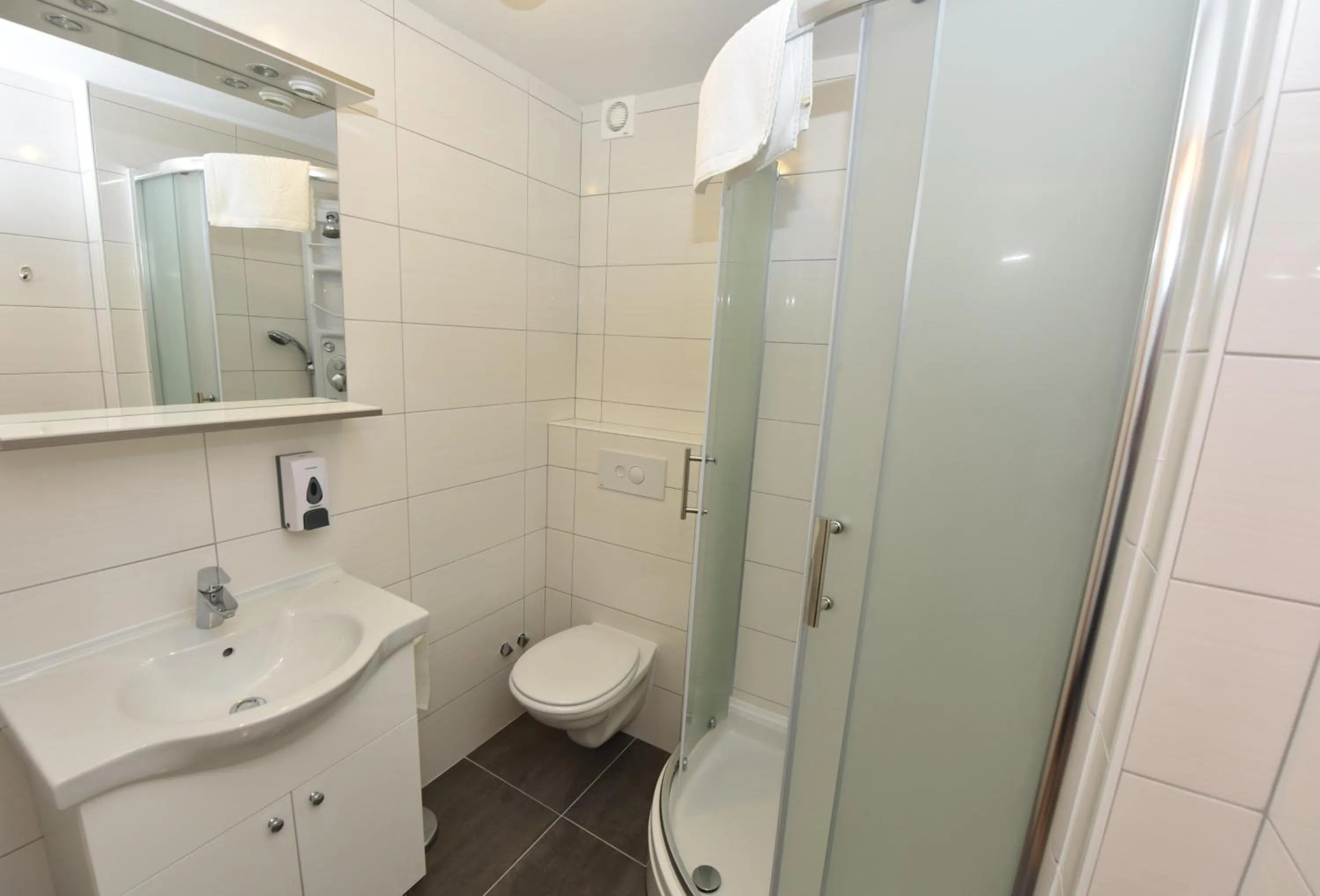 Toilet in Pansion Karoca
