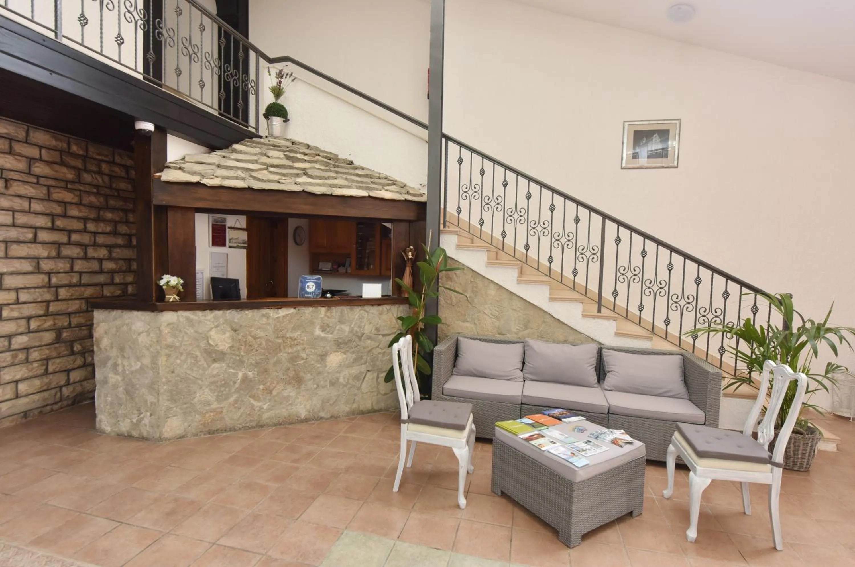 Lobby or reception in Pansion Karoca