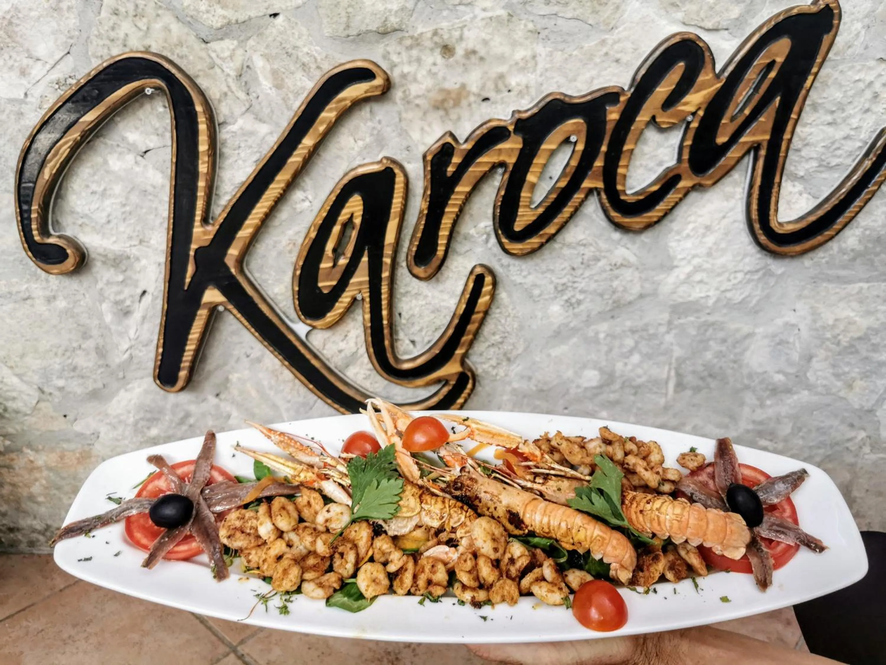 Restaurant/places to eat in Pansion Karoca
