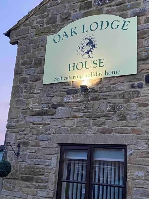 Oaklodge House