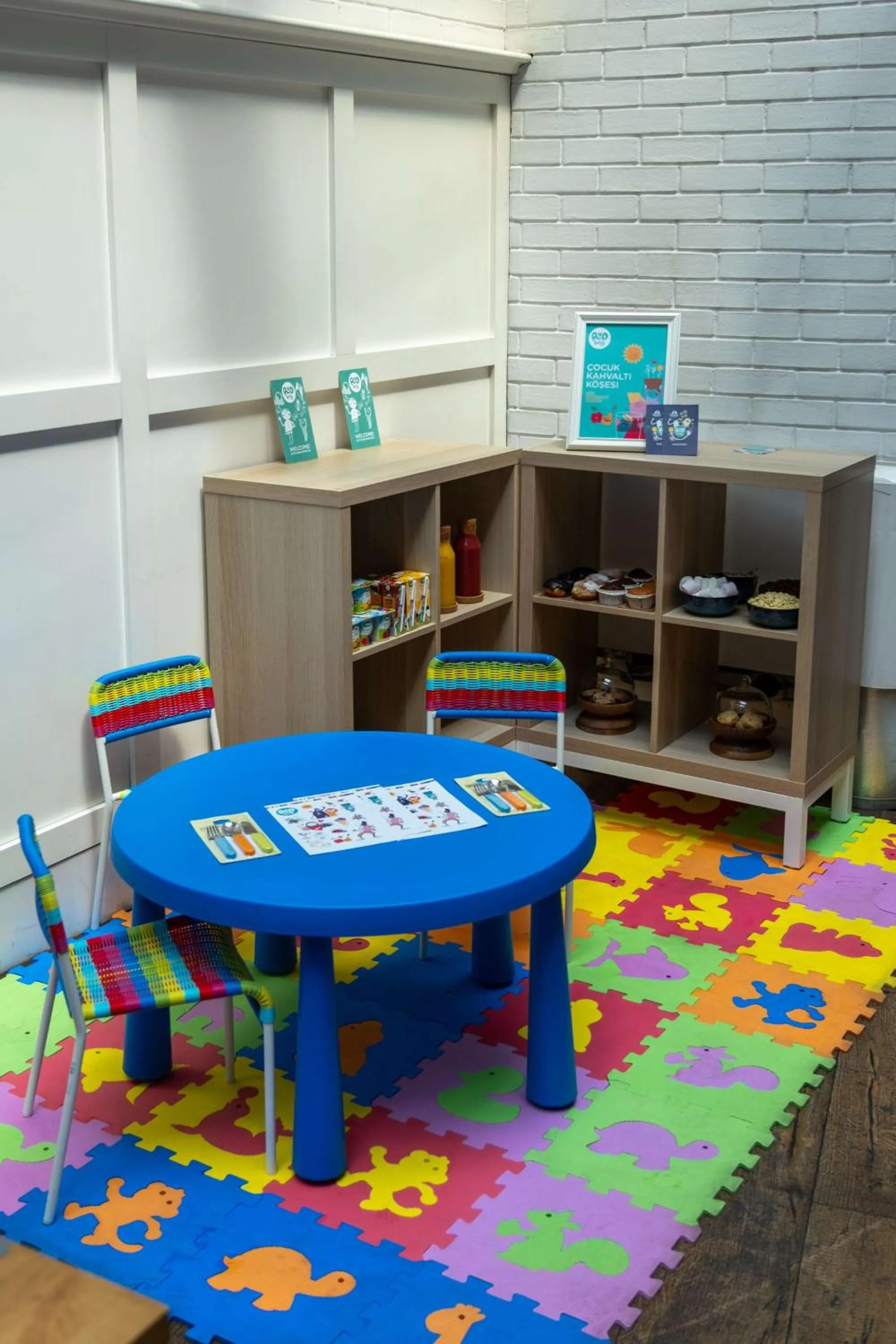 Restaurant/places to eat in Radisson Blu Hotel Istanbul Pera