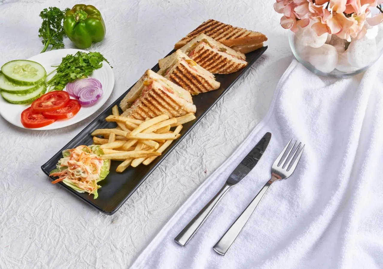 Food and drinks in E Hotel