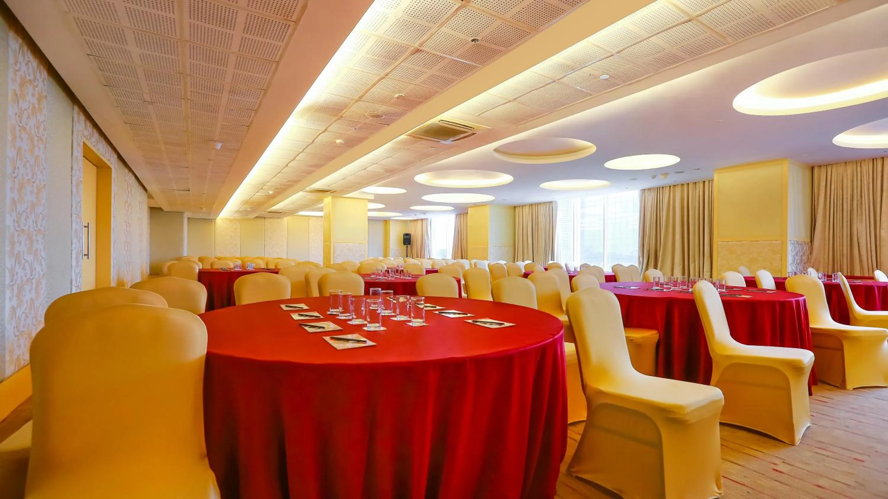 Banquet/Function facilities in E Hotel