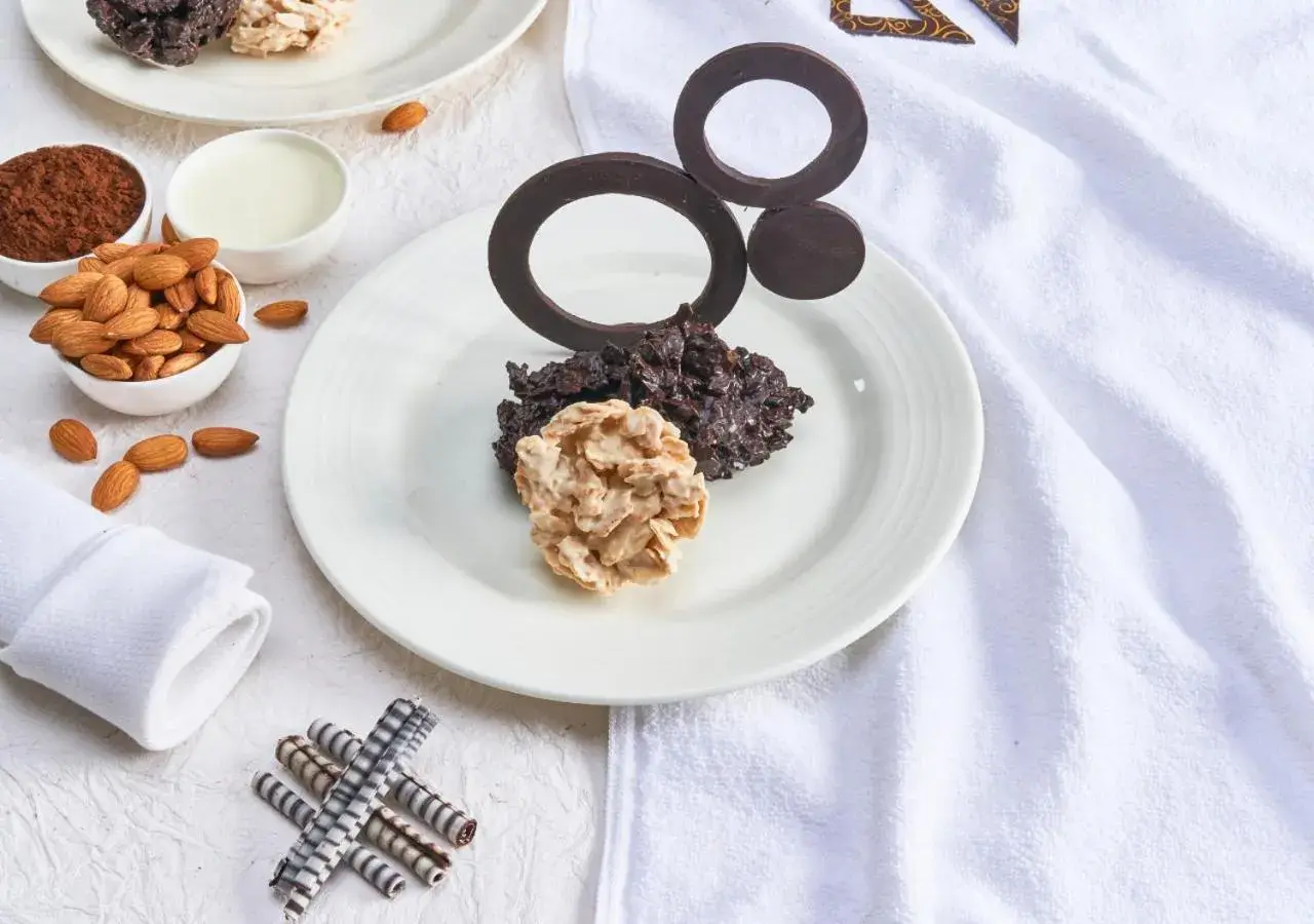 Food and drinks in E Hotel Food and drinks in E Hotel