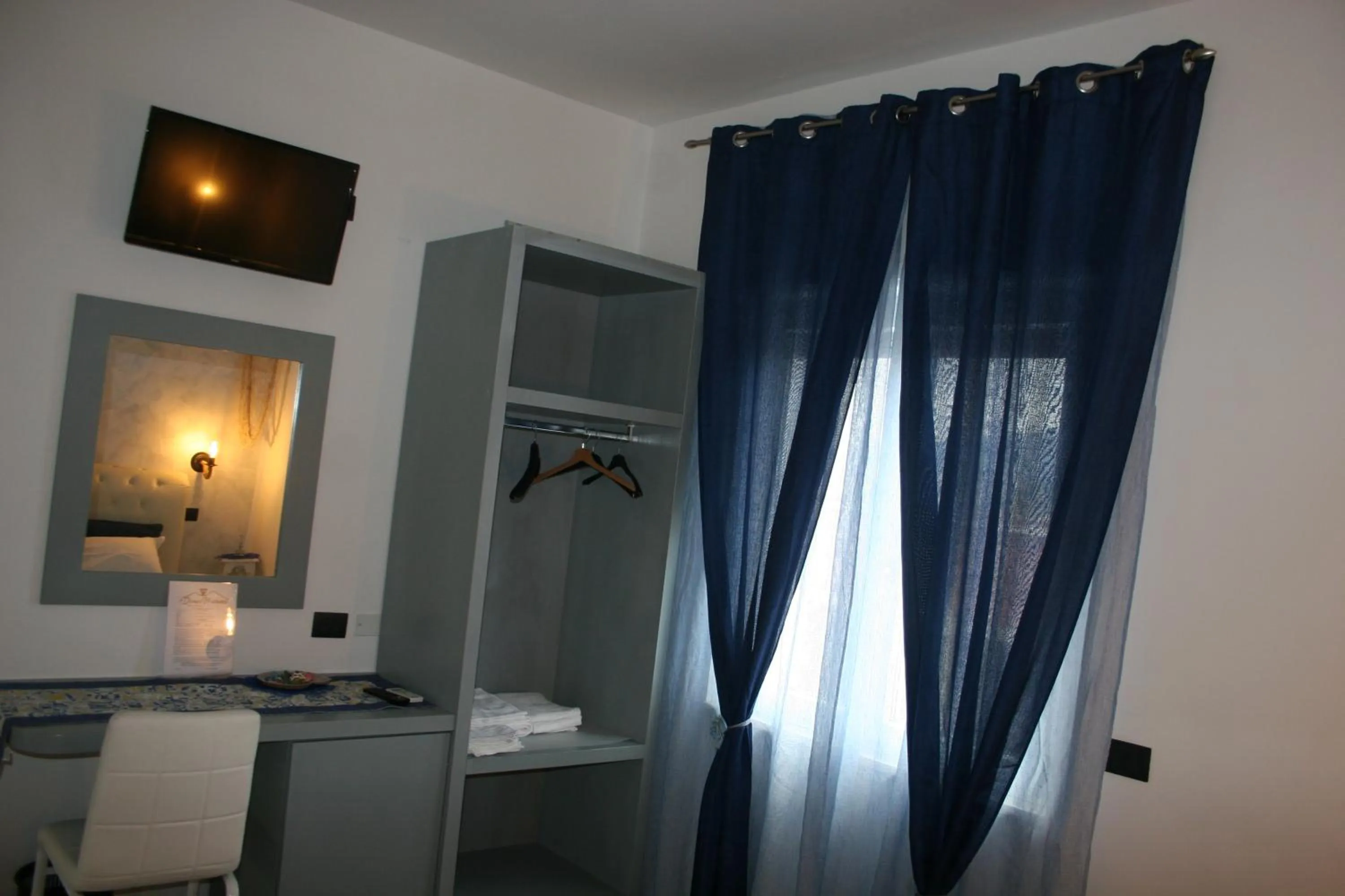 TV and multimedia in Domus Michaeli B&B Pompei