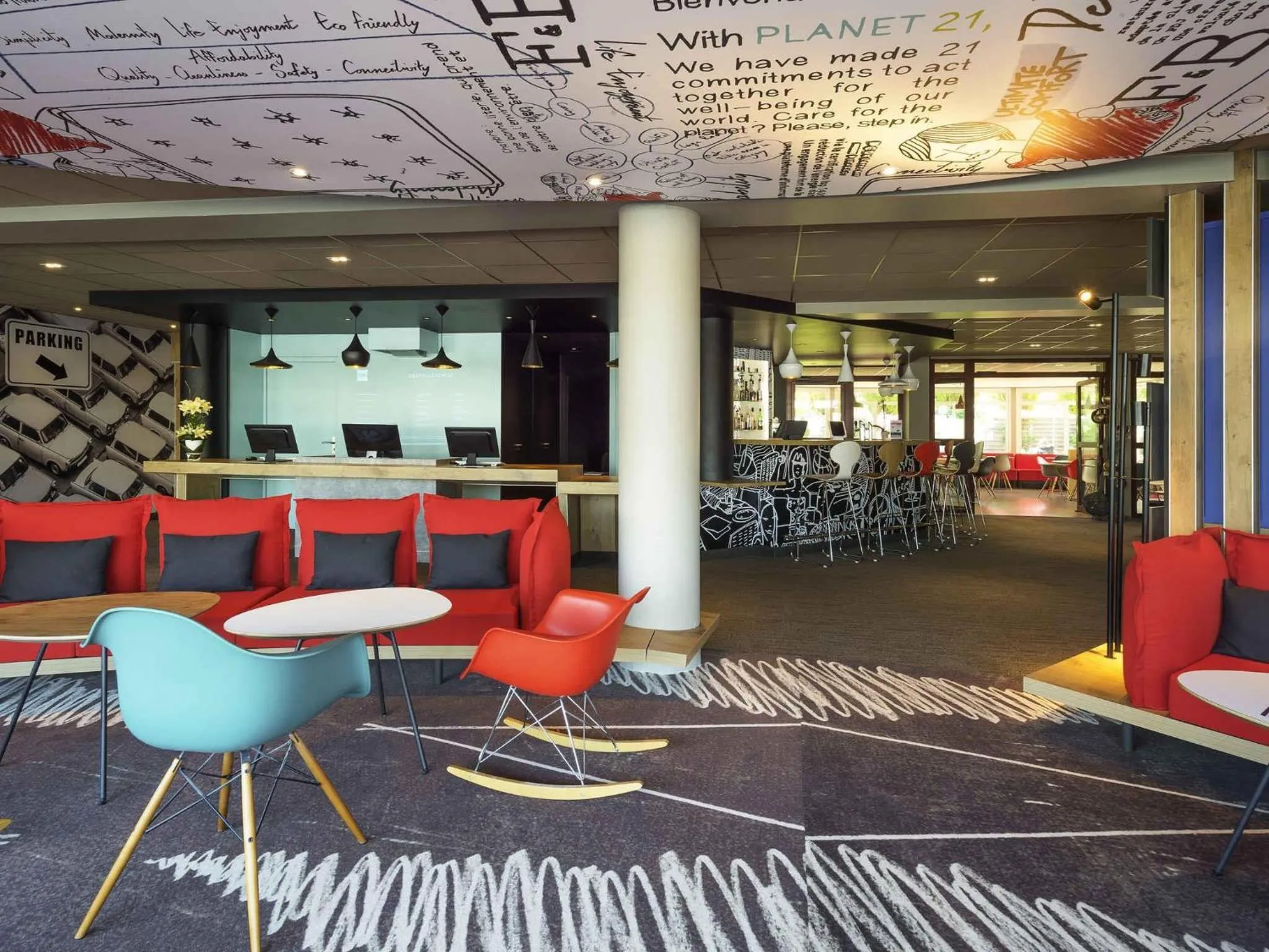 Lounge or bar in ibis Deauville Centre