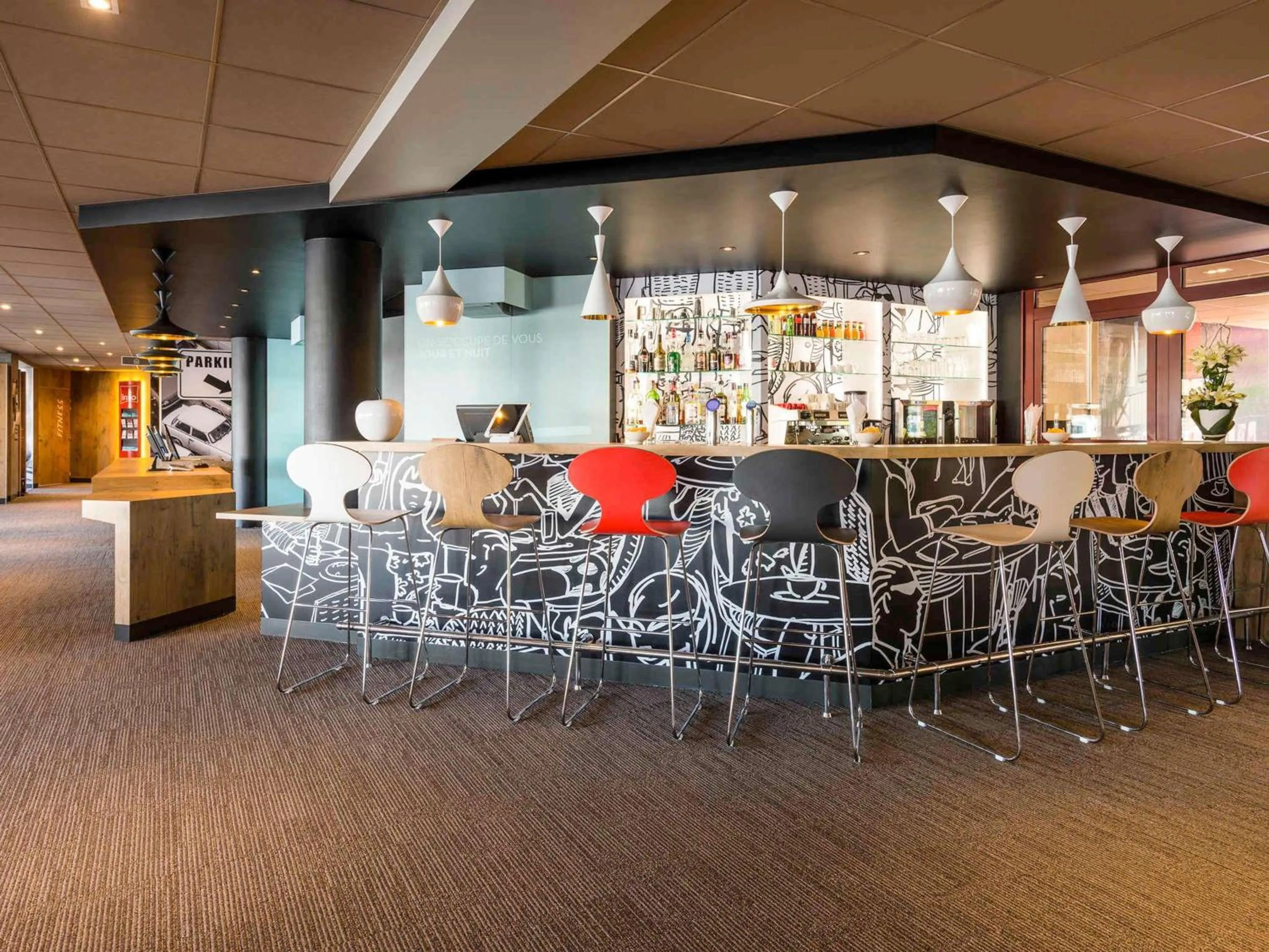 Restaurant/places to eat in ibis Deauville Centre