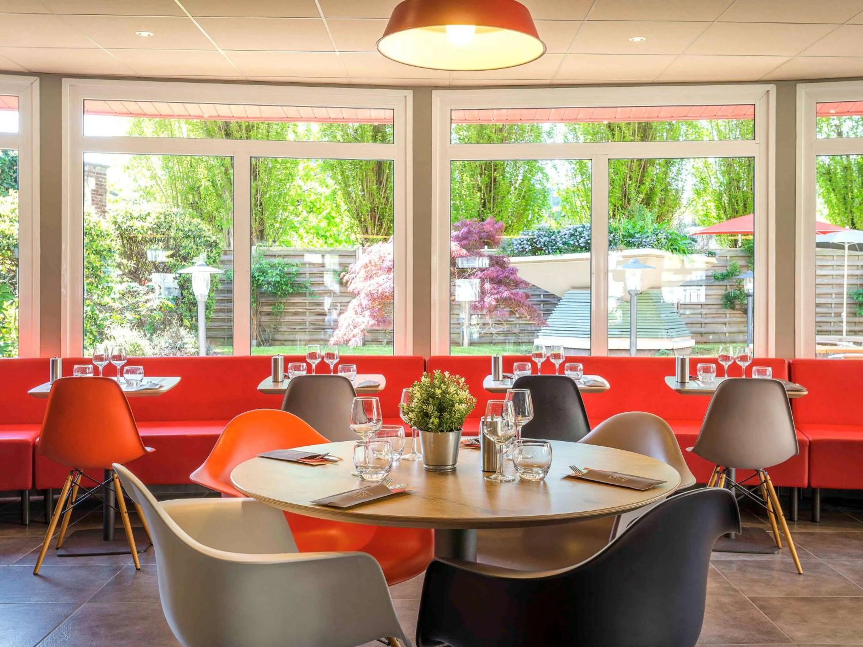 Restaurant/places to eat in ibis Deauville Centre