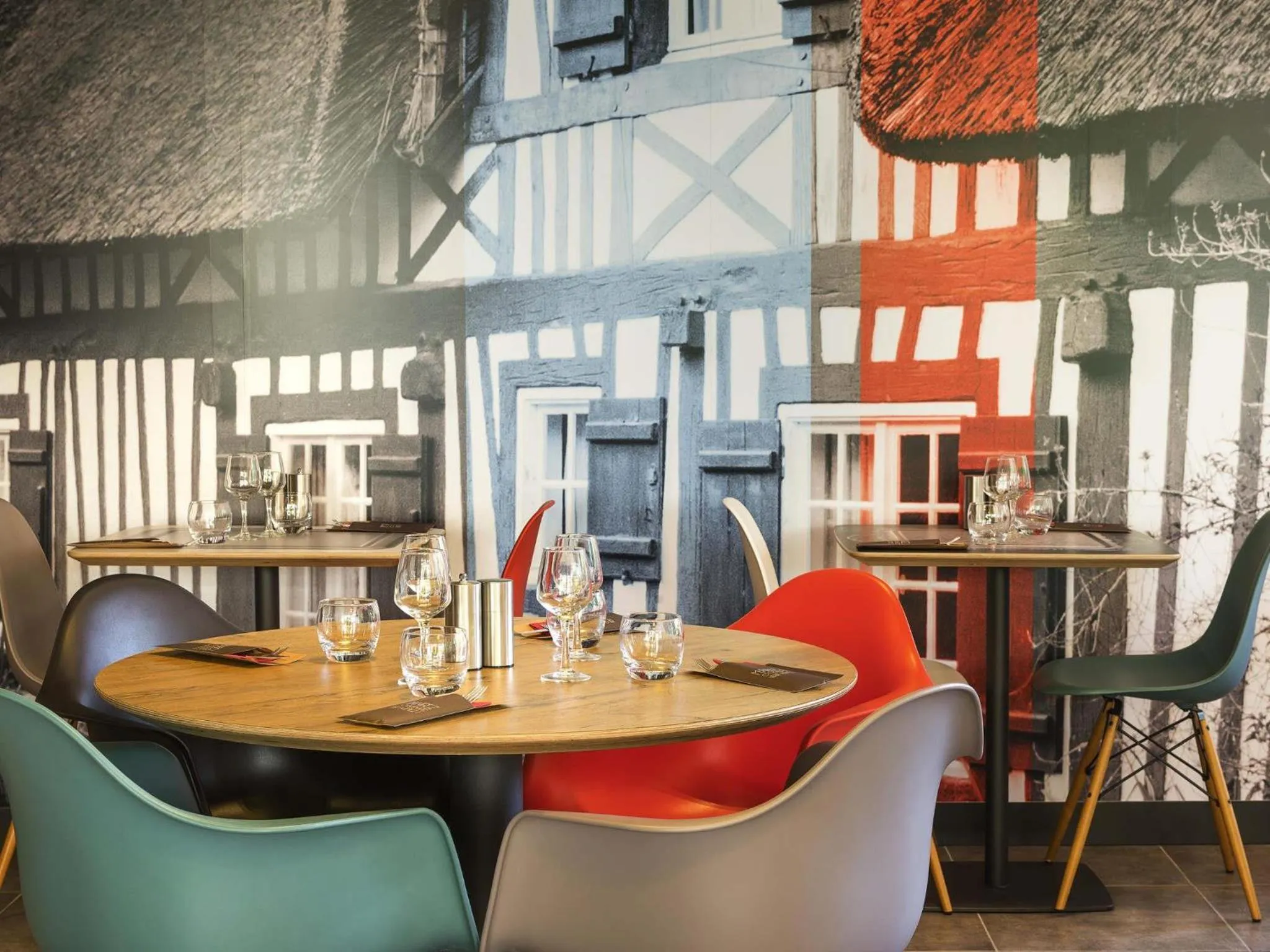 Restaurant/places to eat in ibis Deauville Centre