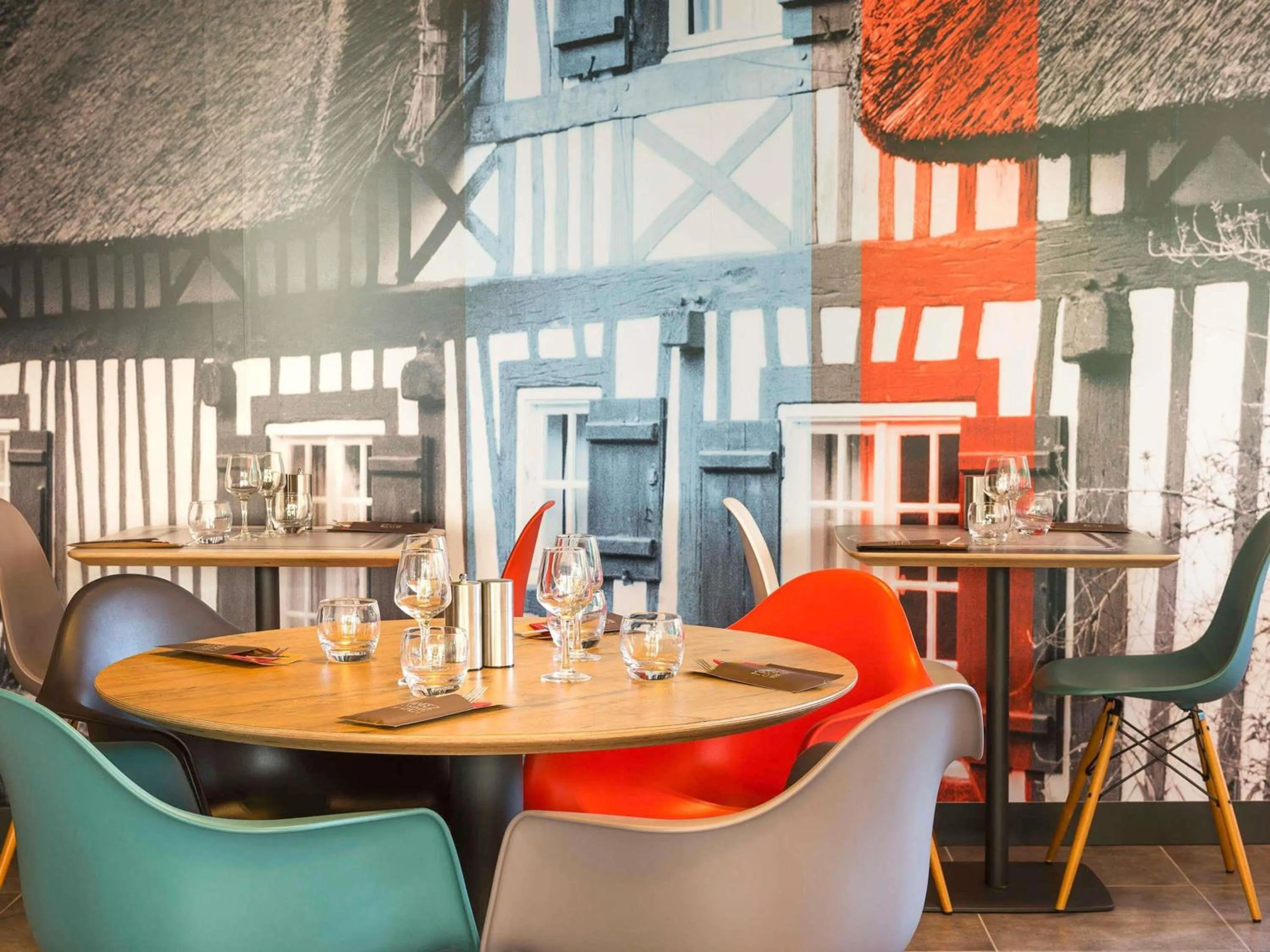 Restaurant/places to eat in ibis Deauville Centre