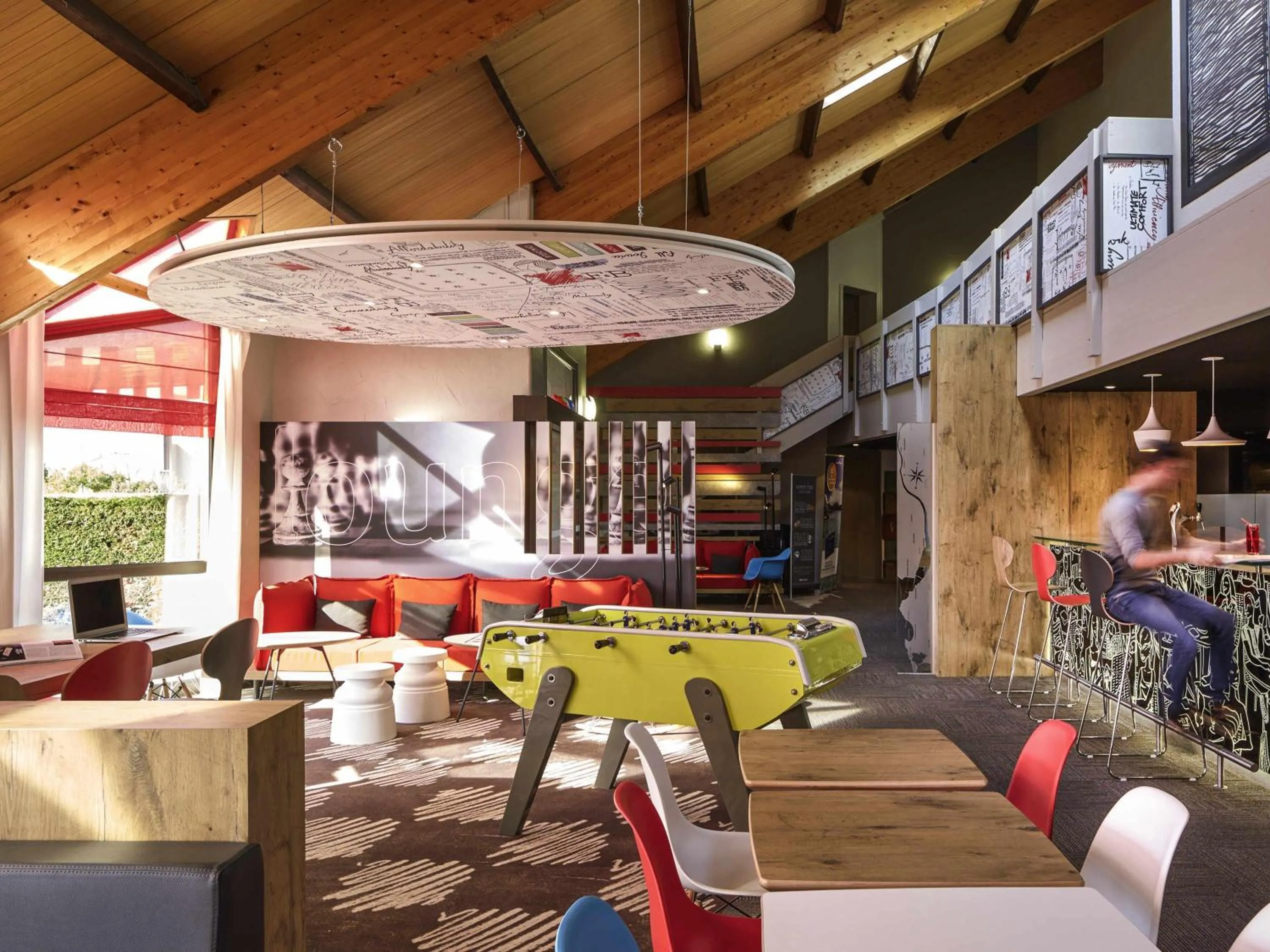 Lounge or bar in ibis Saint-Nazaire - Trignac