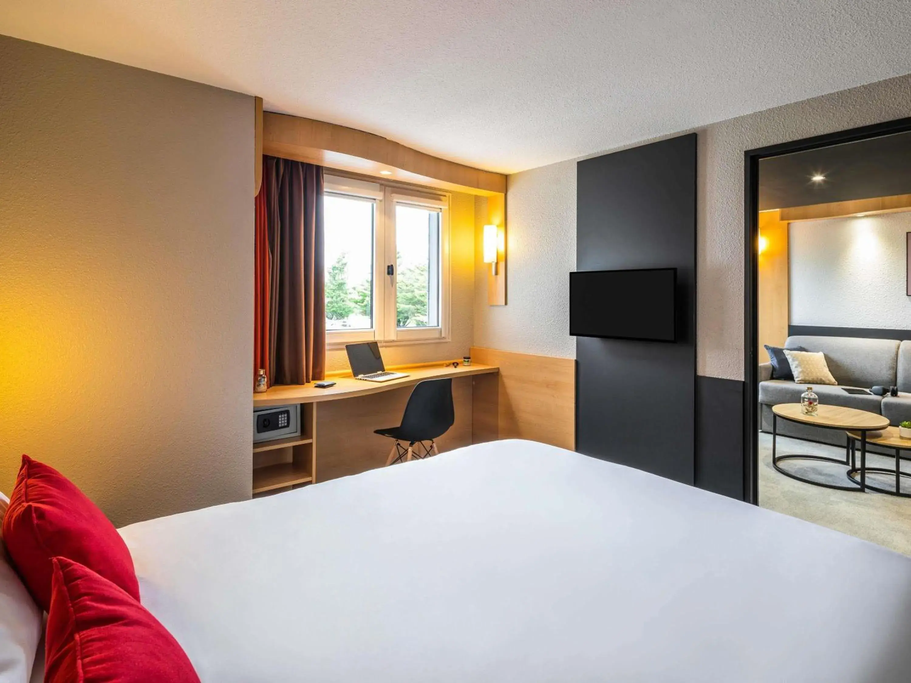 Photo of the whole room, Bed in ibis Saint-Nazaire - Trignac Photo of the whole room, Bed in ibis Saint-Nazaire - Trignac