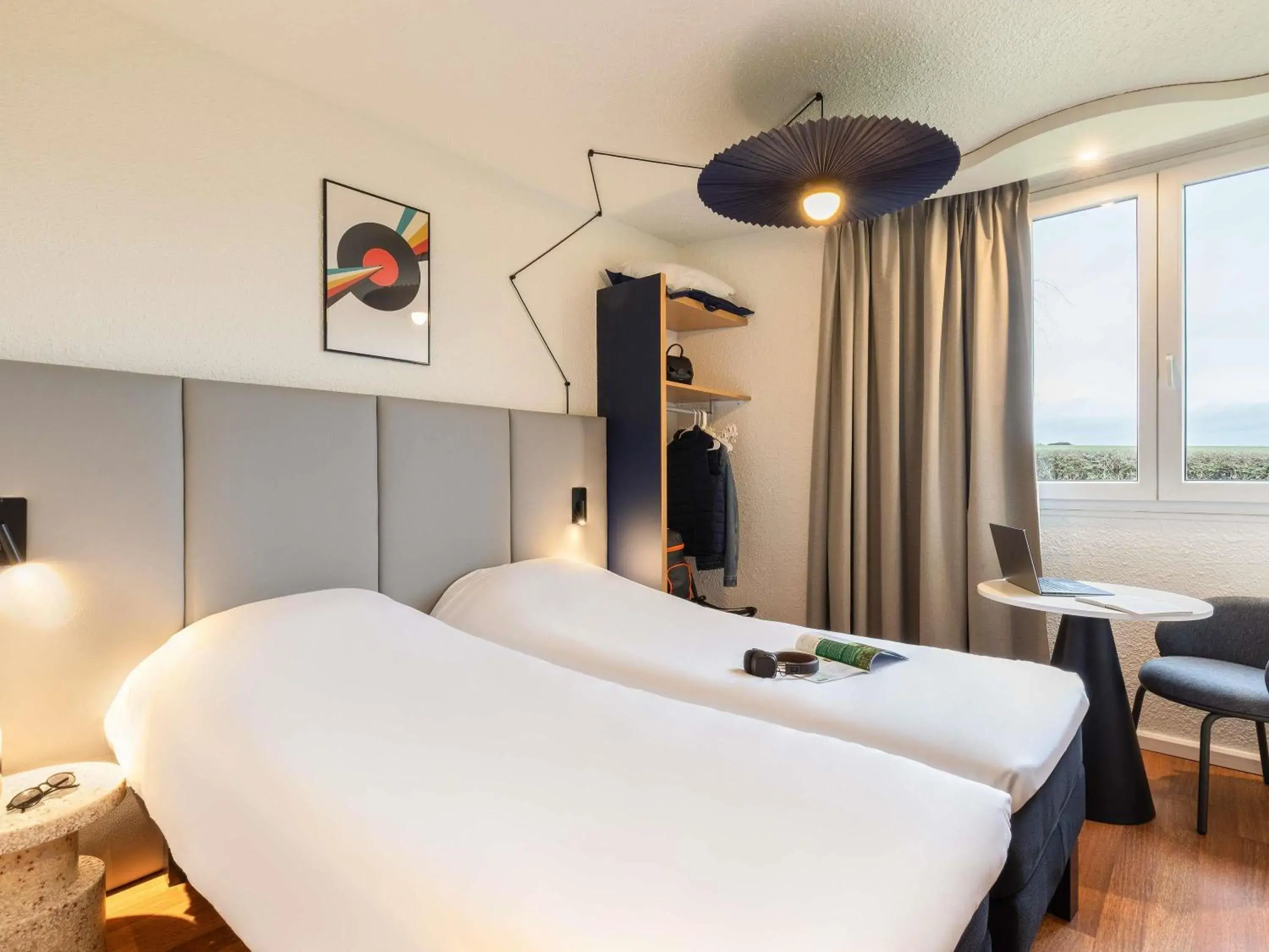 Property building, Bed in ibis Chalons en Champagne Property building, Bed in ibis Chalons en Champagne