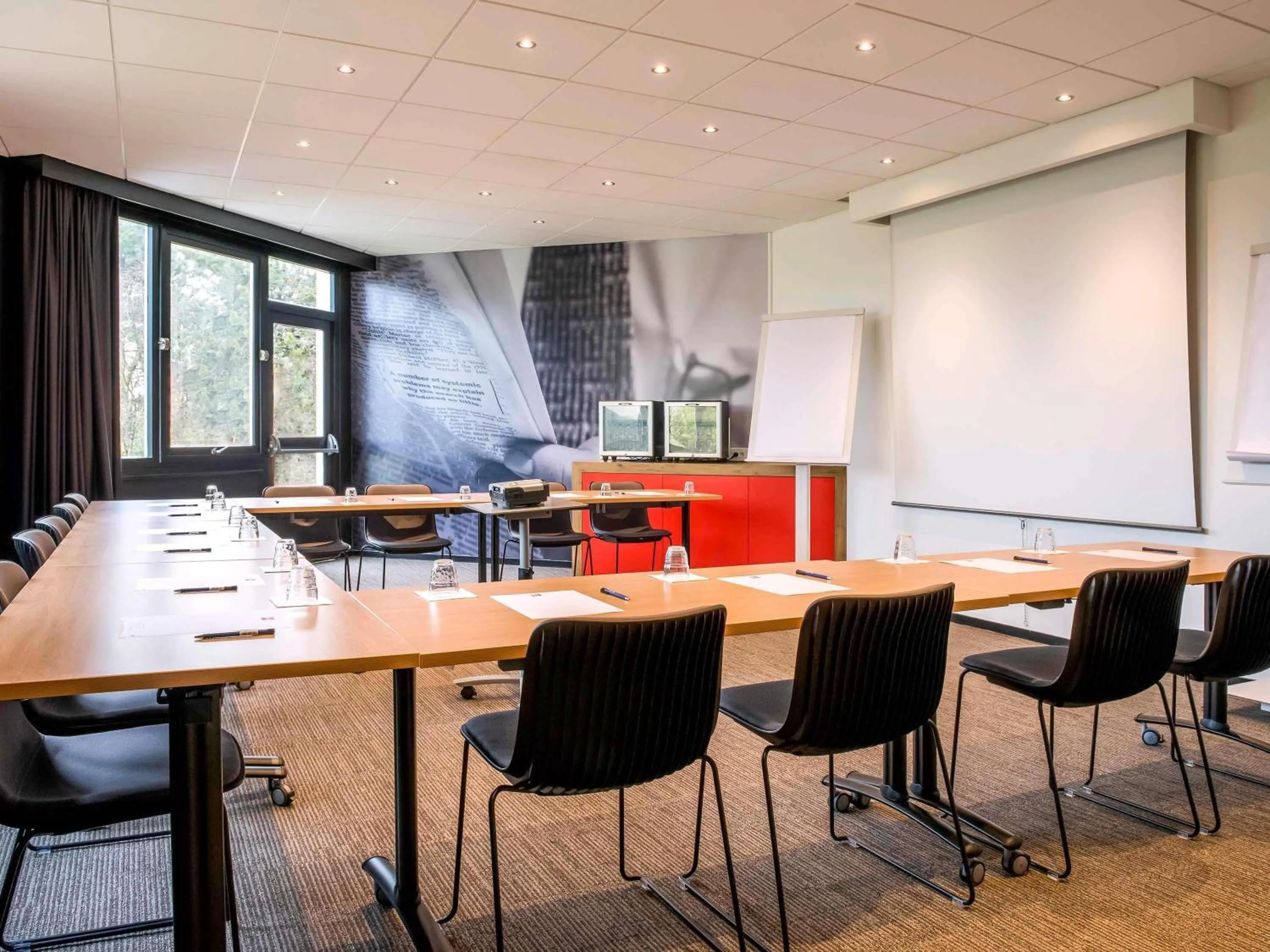 Property building in ibis Chalons en Champagne