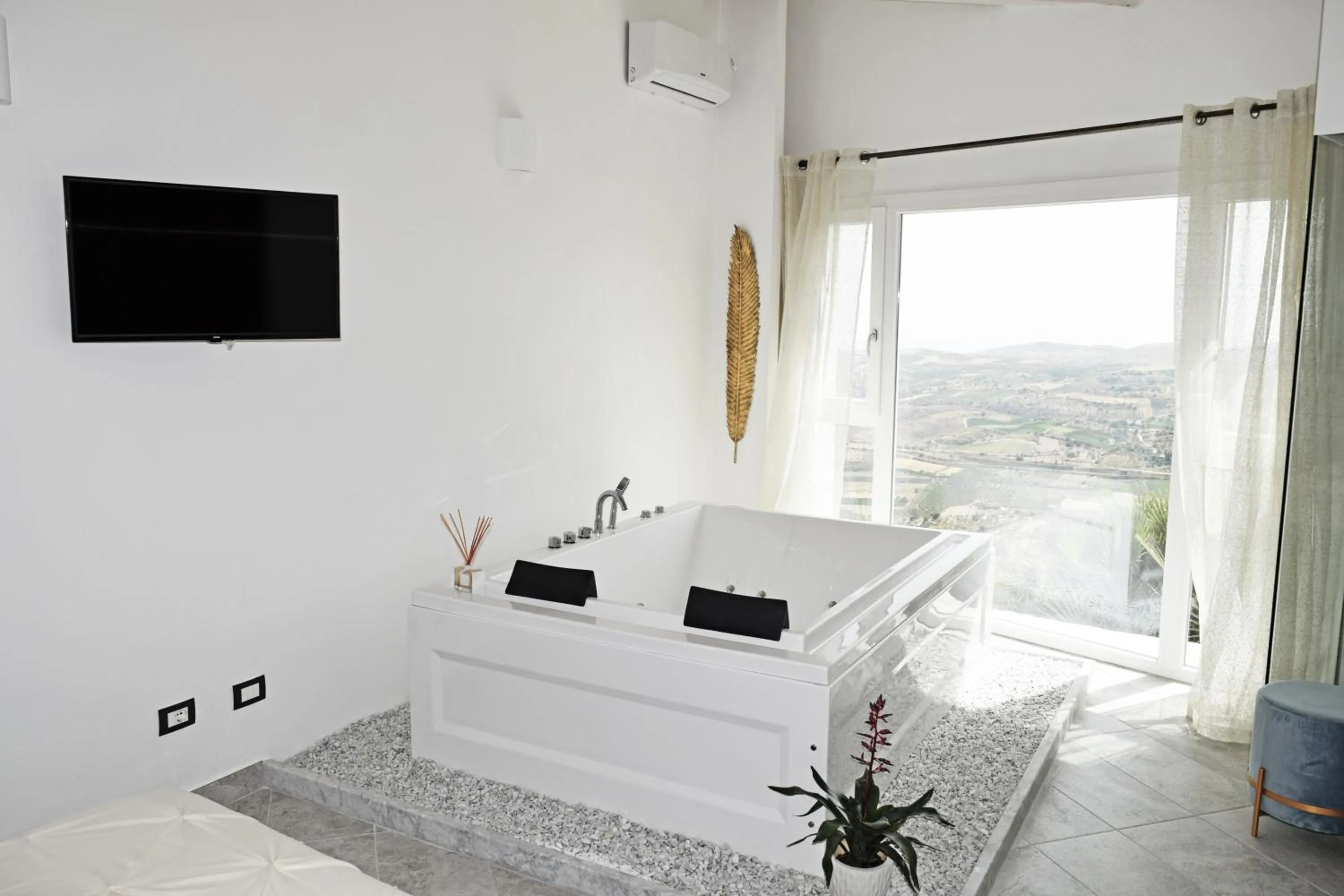 Photo of the whole room, Bed in Antico Borgo dei Templi