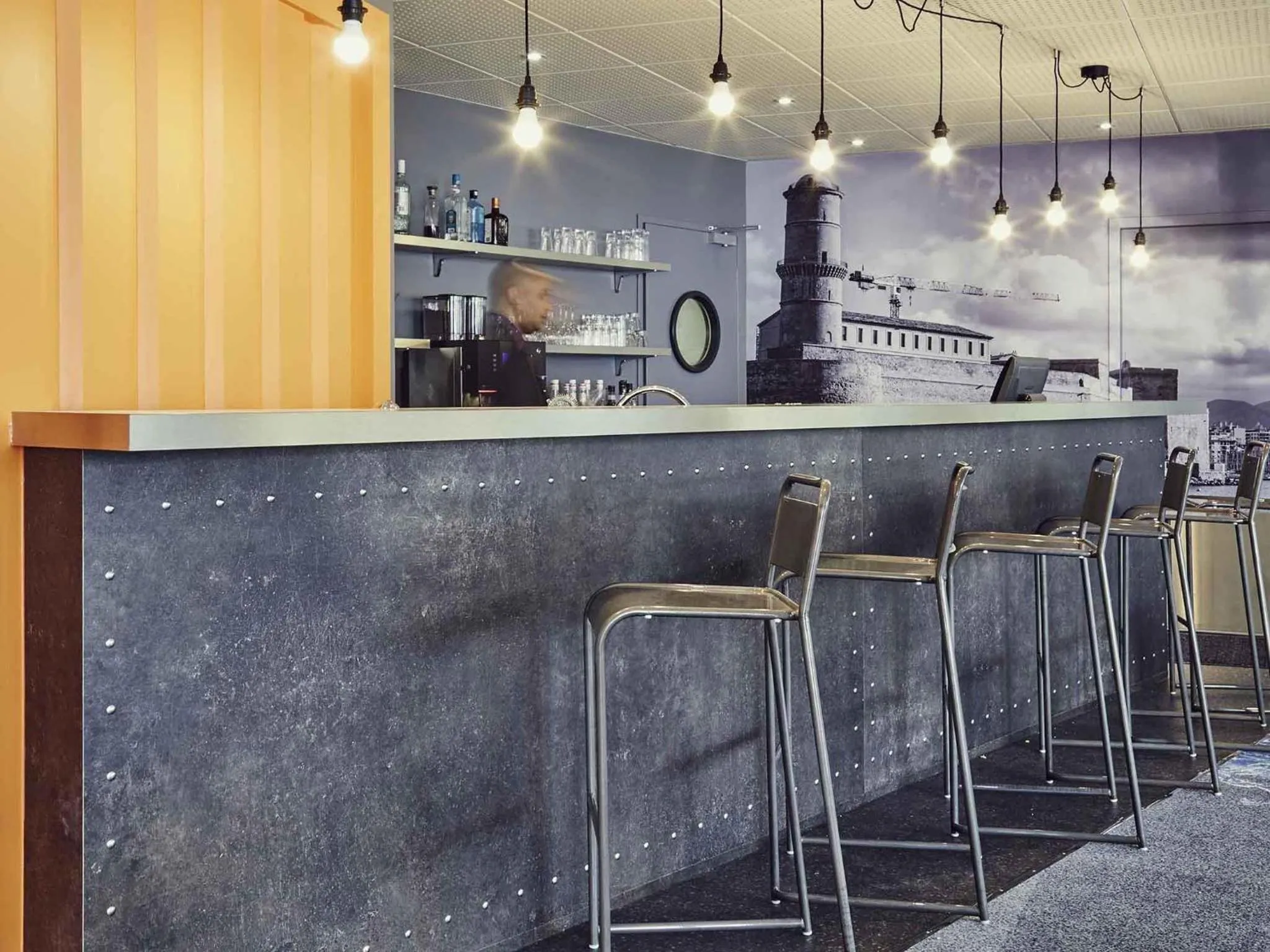 Lounge or bar in ibis Styles Marseille Aéroport