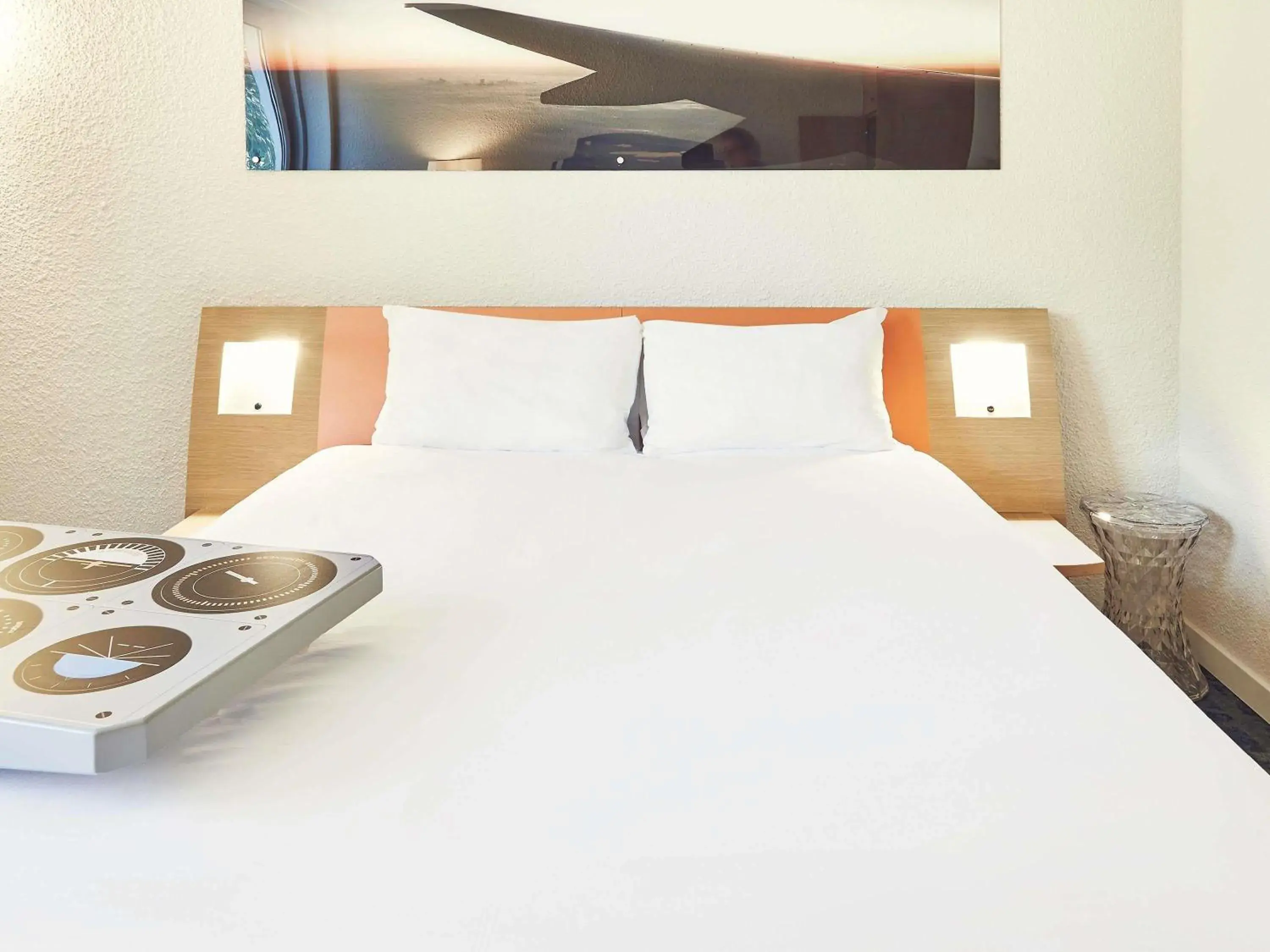 Bedroom, Bed in ibis Styles Marseille Aéroport Bedroom, Bed in ibis Styles Marseille Aéroport