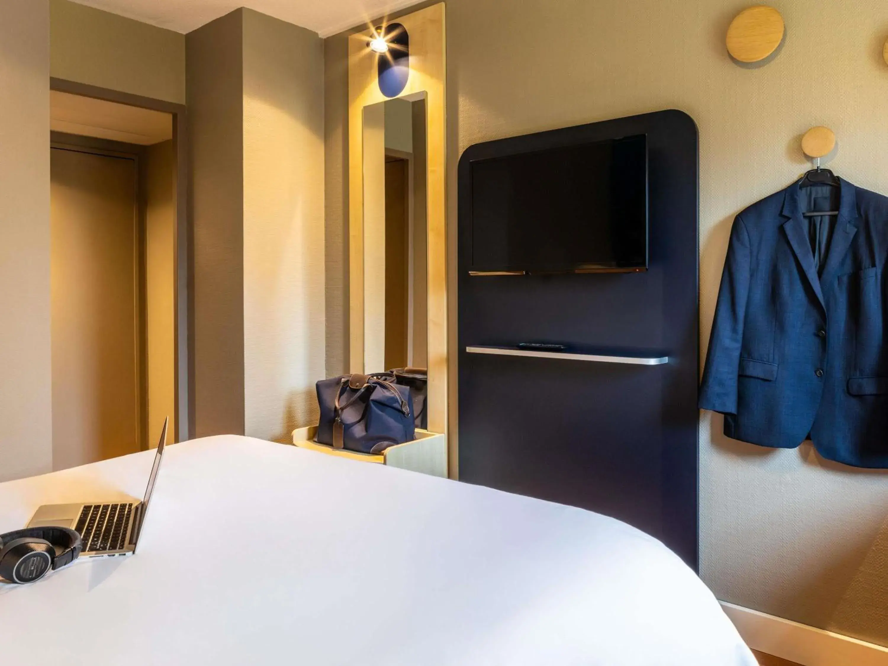 Bedroom, Bed in ibis Aulnay Paris Nord Expo Bedroom, Bed in ibis Aulnay Paris Nord Expo