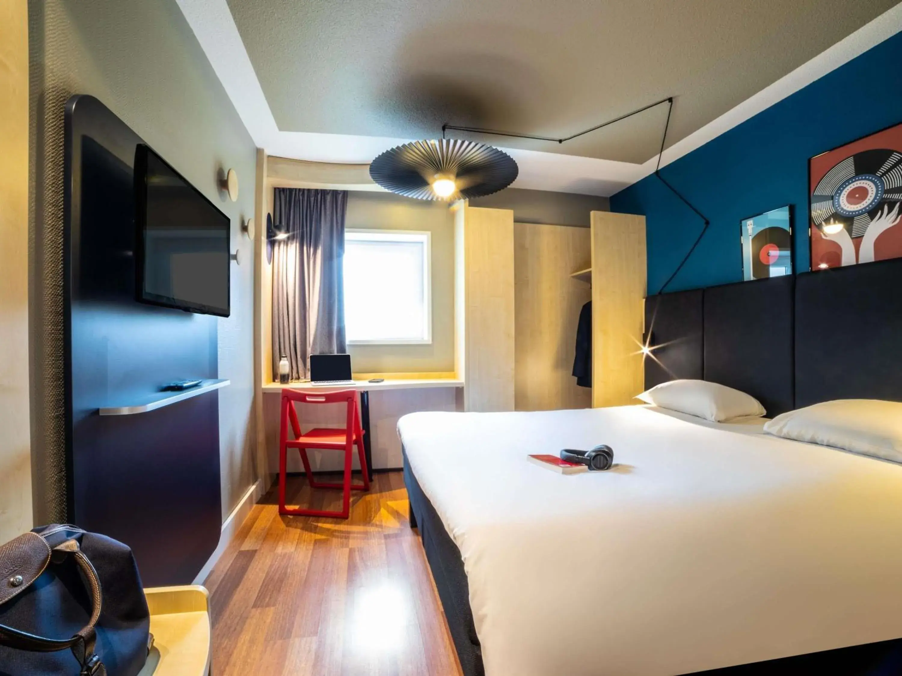 Property building, Bed in ibis Aulnay Paris Nord Expo Property building, Bed in ibis Aulnay Paris Nord Expo