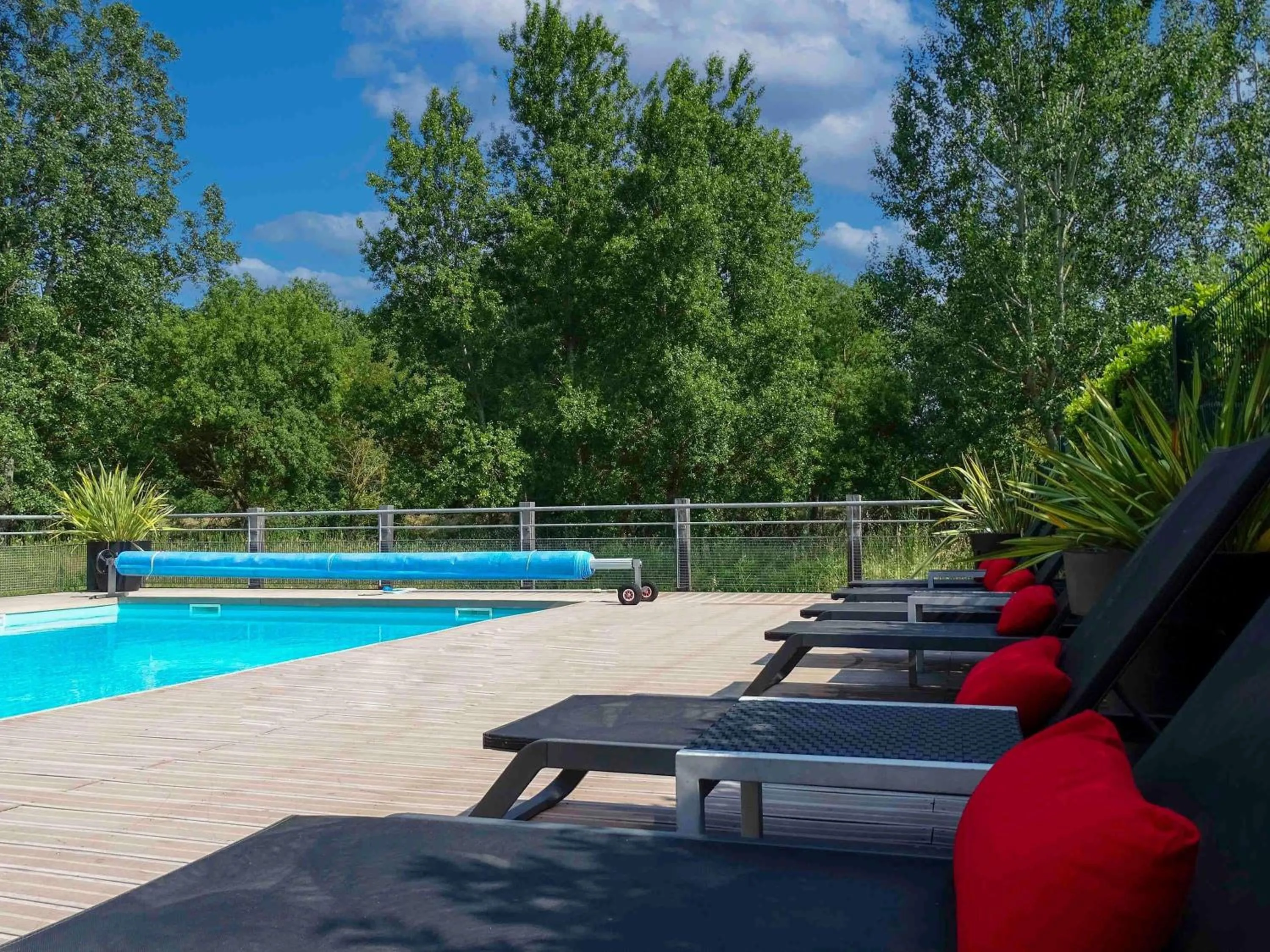 Pool view in ibis Golfe de Saint-Tropez