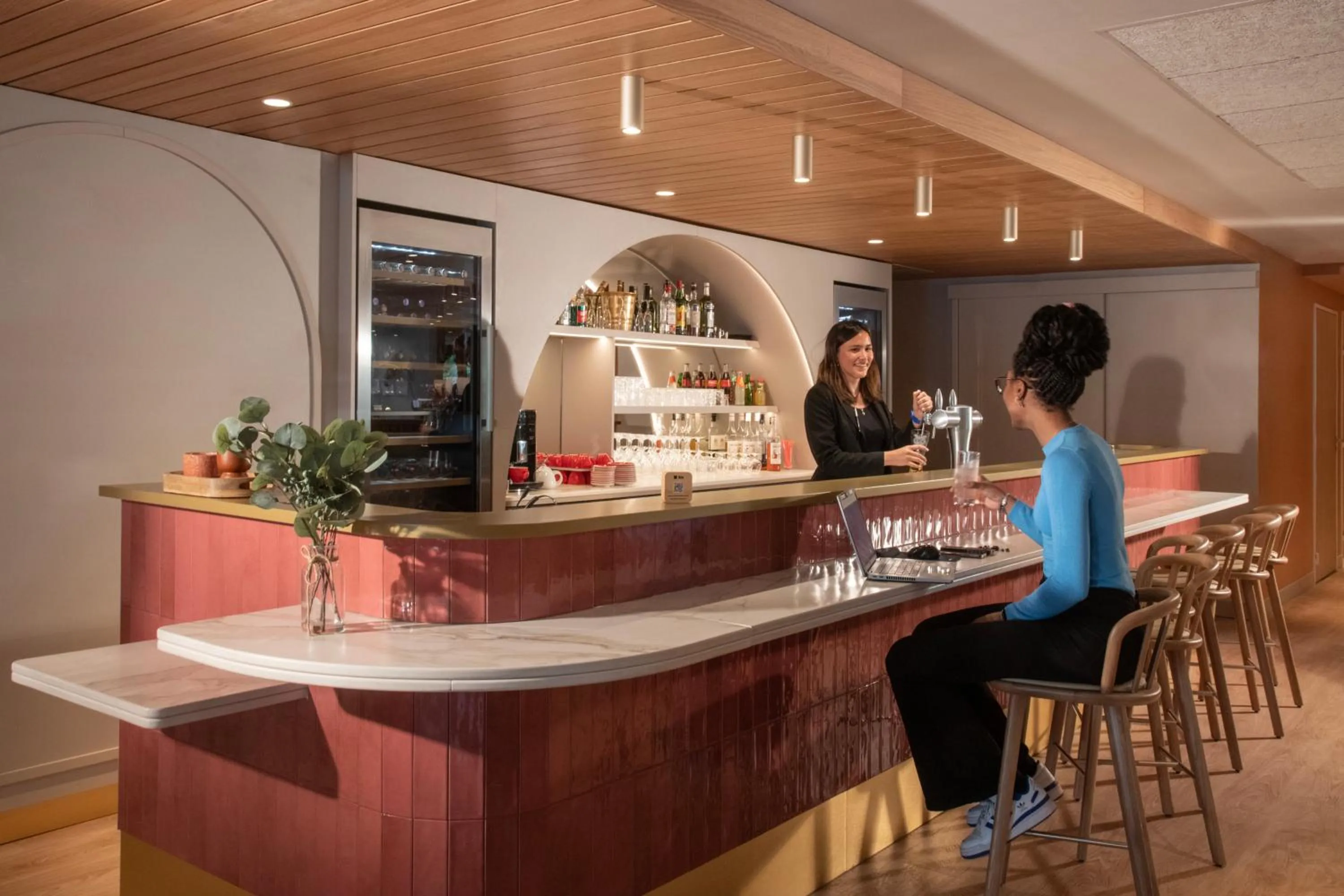 Staff in ibis Golfe de Saint-Tropez