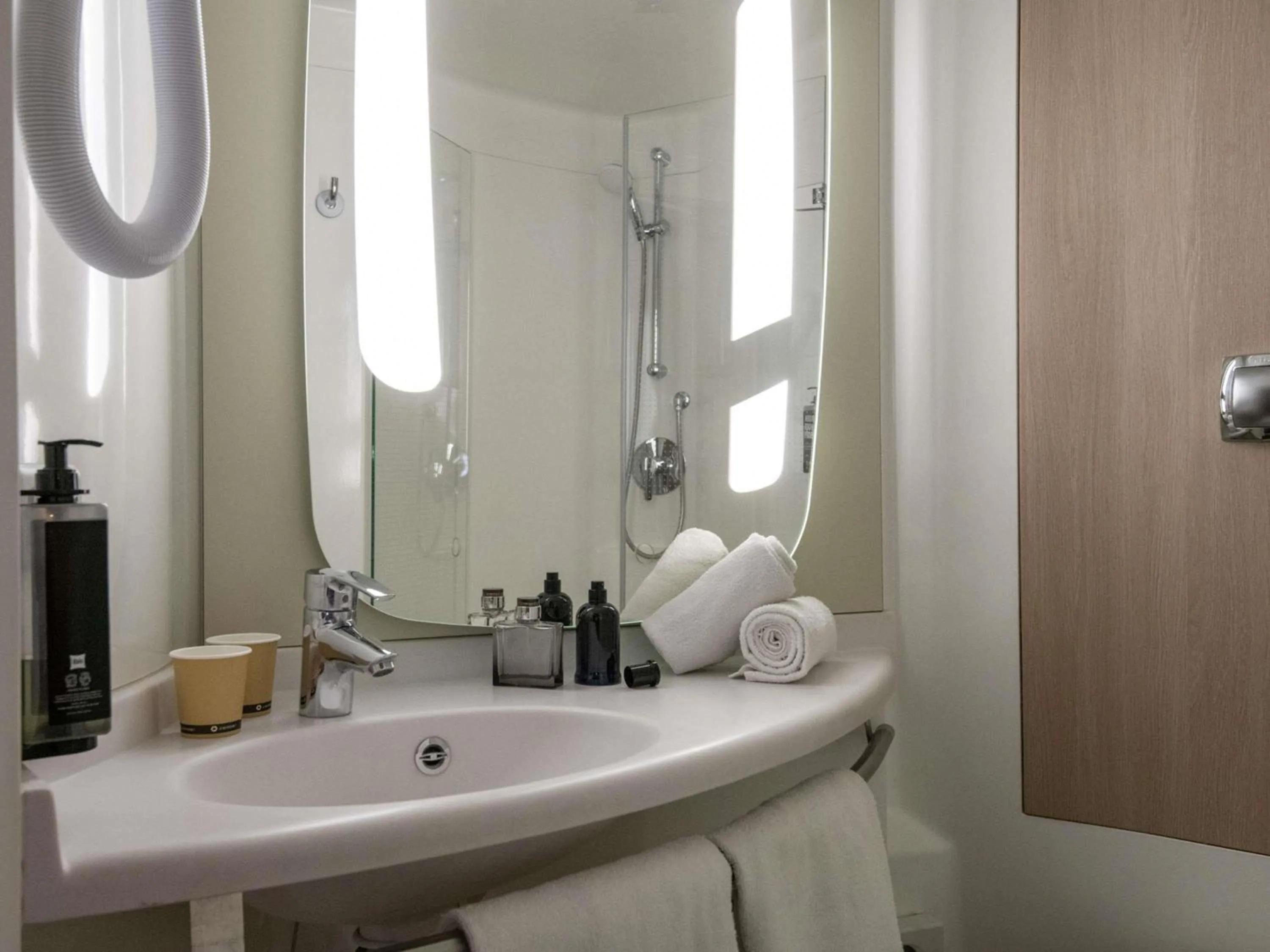 Bedroom in ibis Golfe de Saint-Tropez