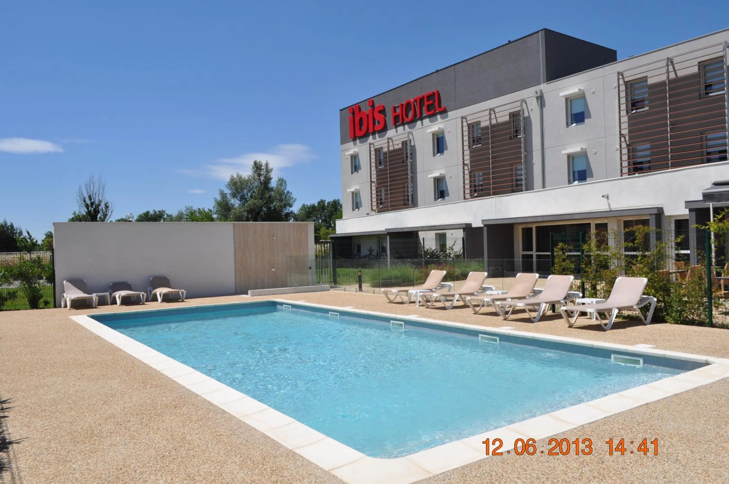 Property logo or sign in ibis Istres Trigance