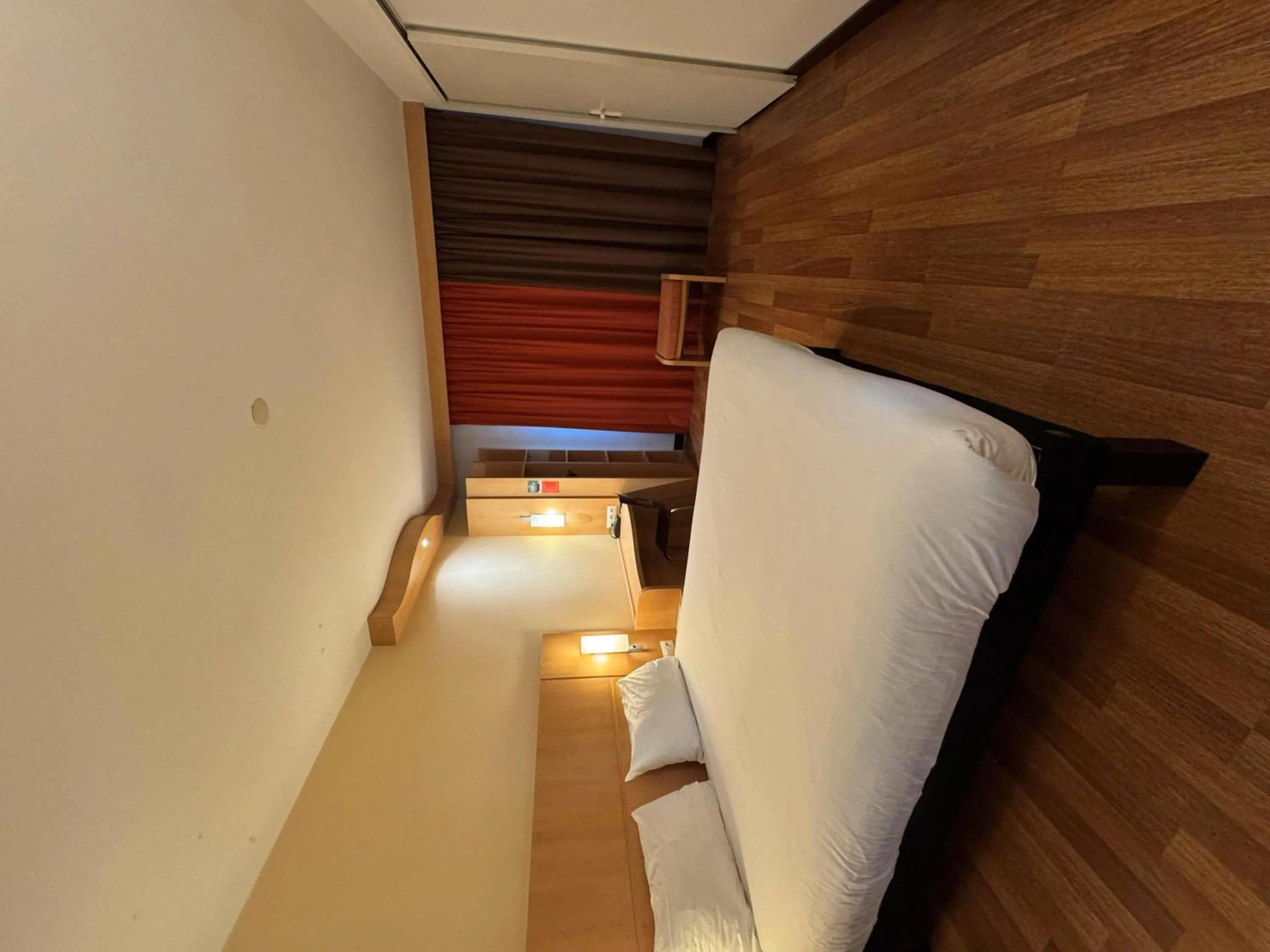 Bedroom, Bed in ibis Istres Trigance