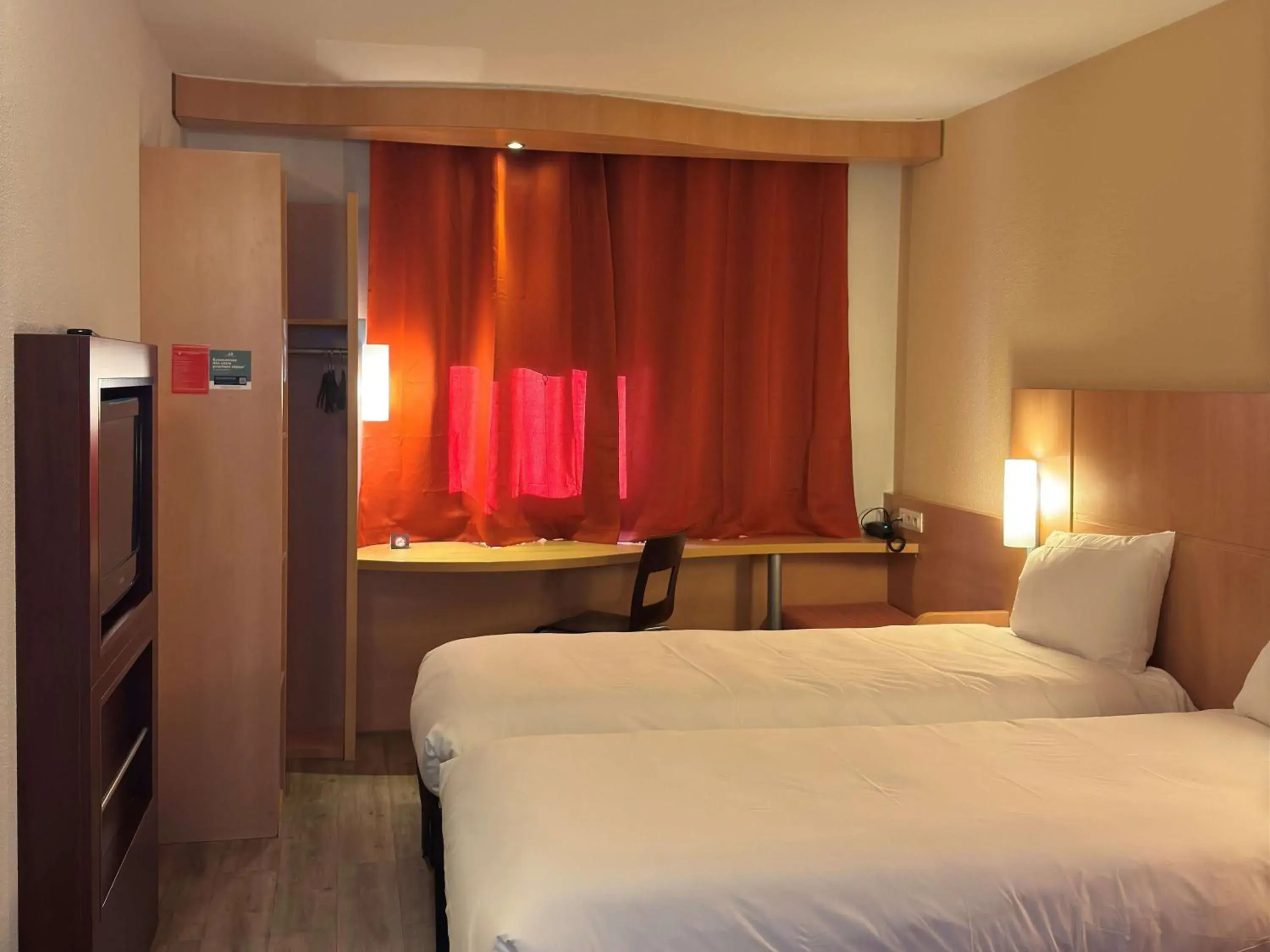 Bedroom, Bed in ibis Istres Trigance Bedroom, Bed in ibis Istres Trigance
