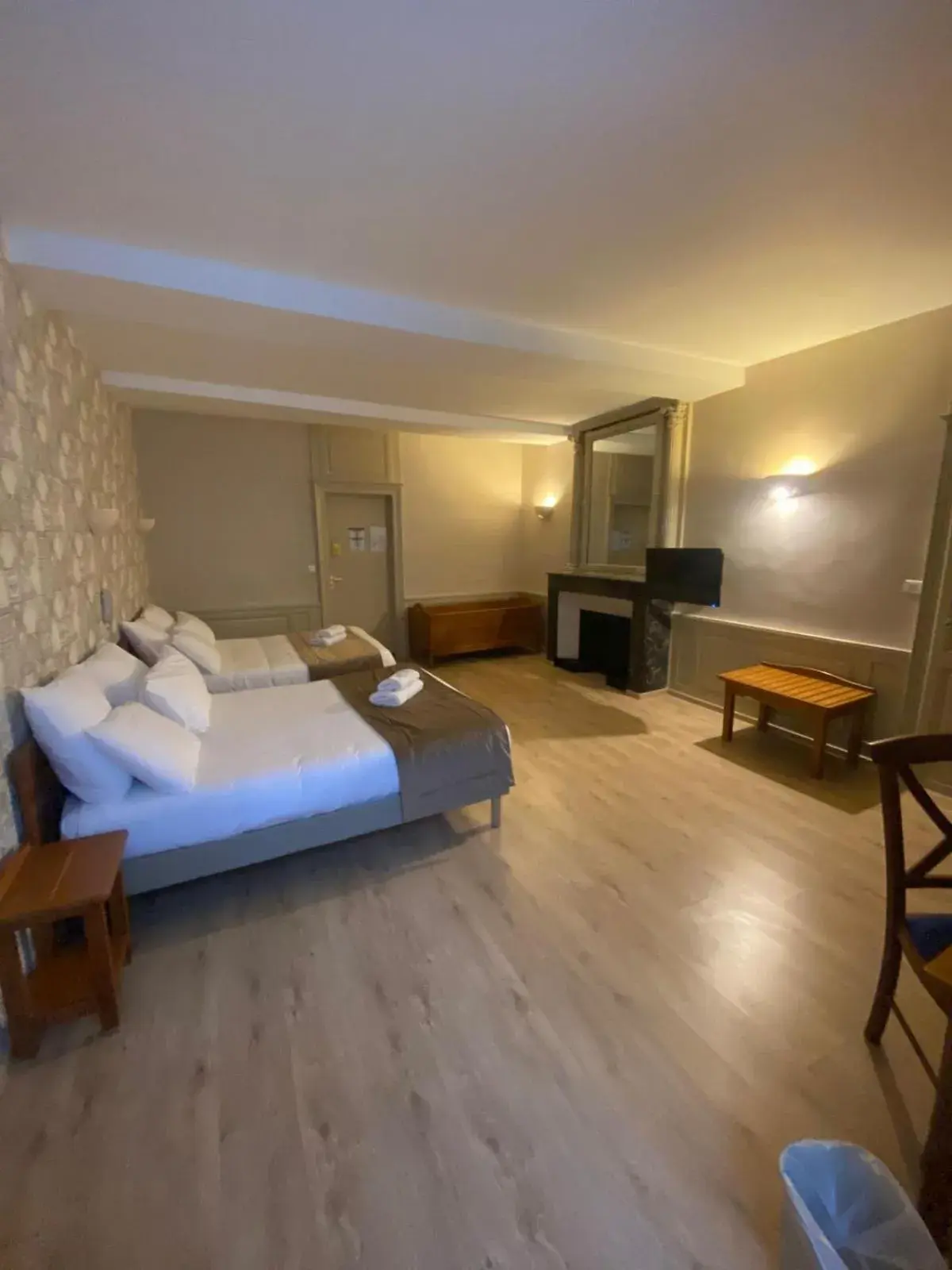 Bed in Logis Grand Hôtel De L'Europe Bed in Logis Grand Hôtel De L'Europe