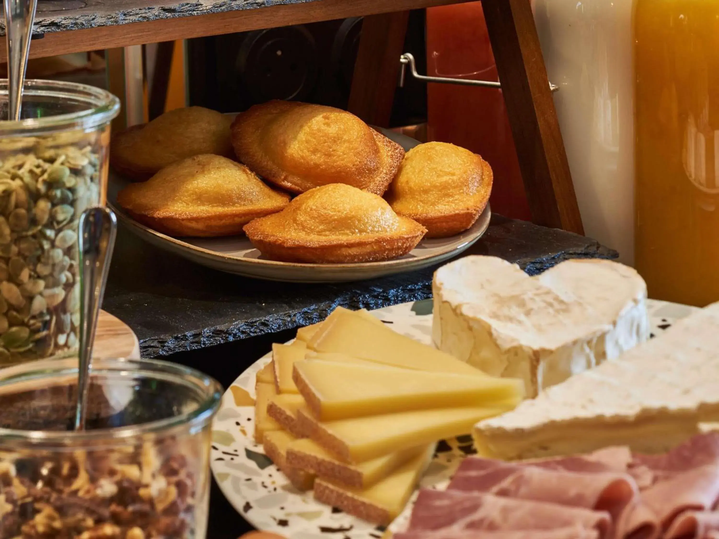 Breakfast in Mercure Paris Butte Montmartre Basilique Breakfast in Mercure Paris Butte Montmartre Basilique