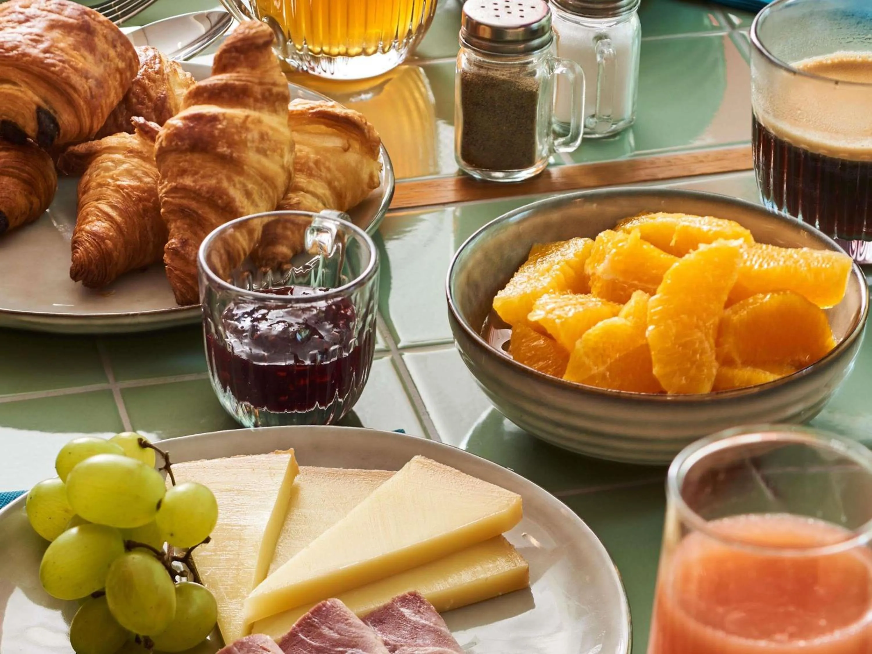 Breakfast in Mercure Paris Butte Montmartre Basilique