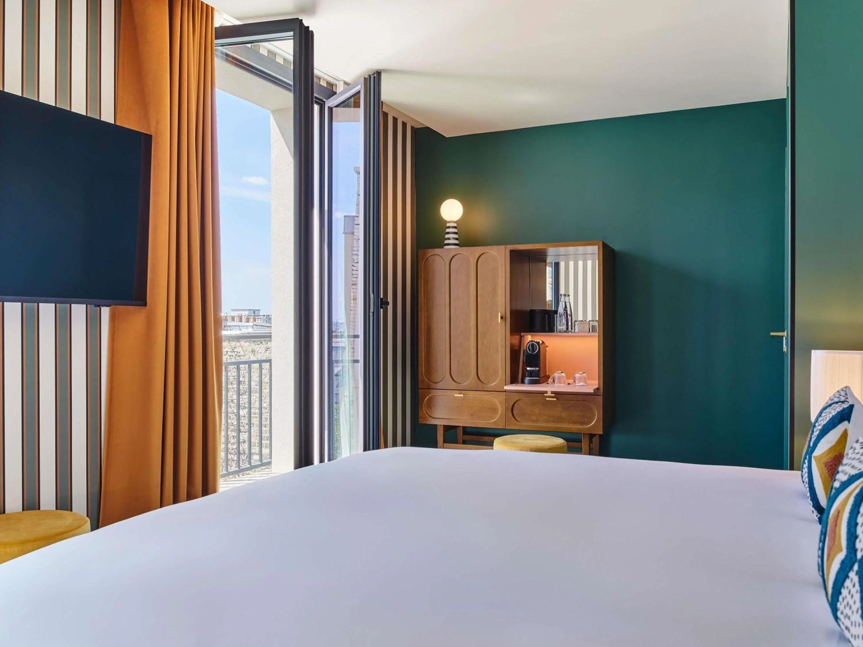 Bedroom, Bed in Mercure Paris Butte Montmartre Basilique