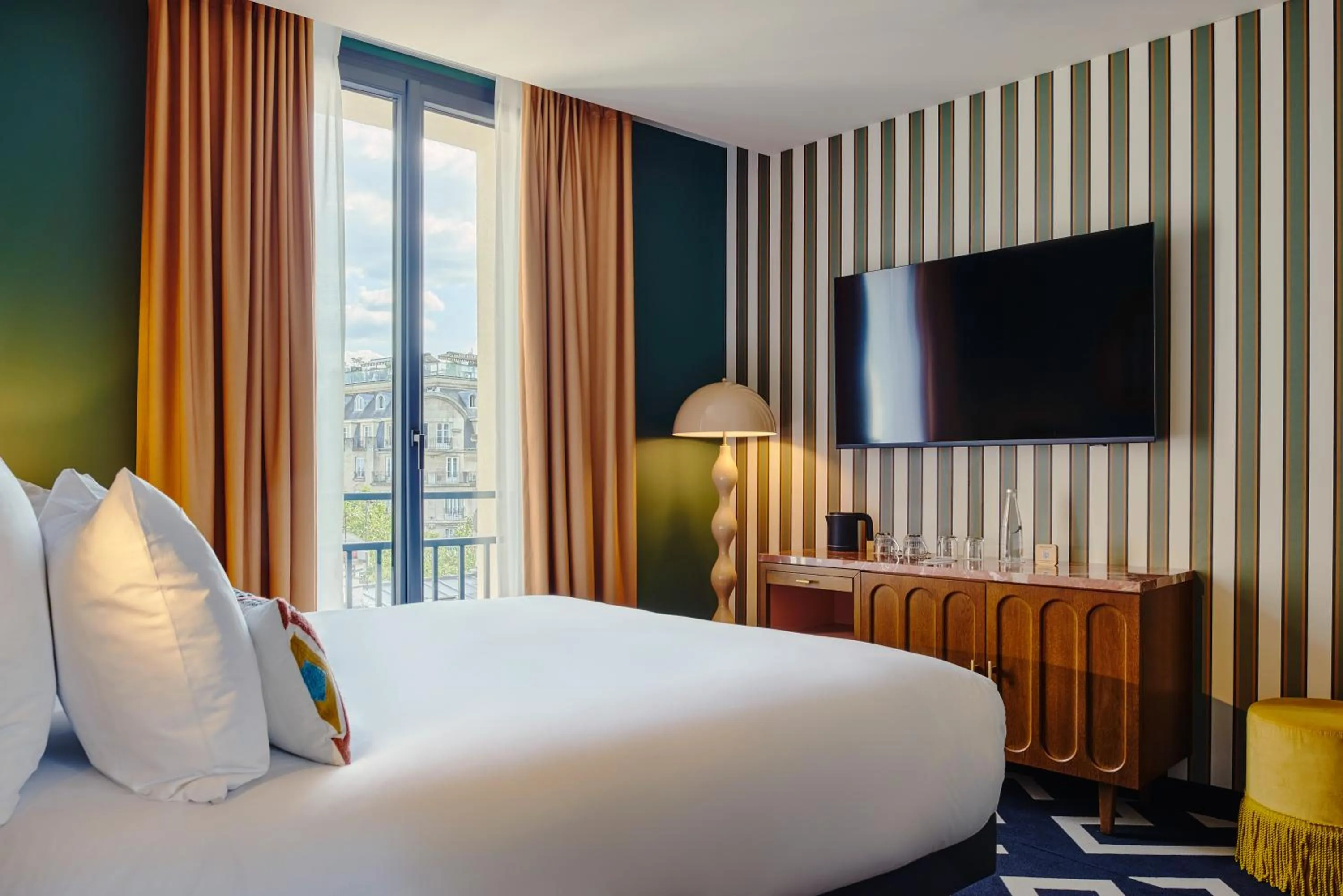 Bed in Mercure Paris Butte Montmartre Basilique