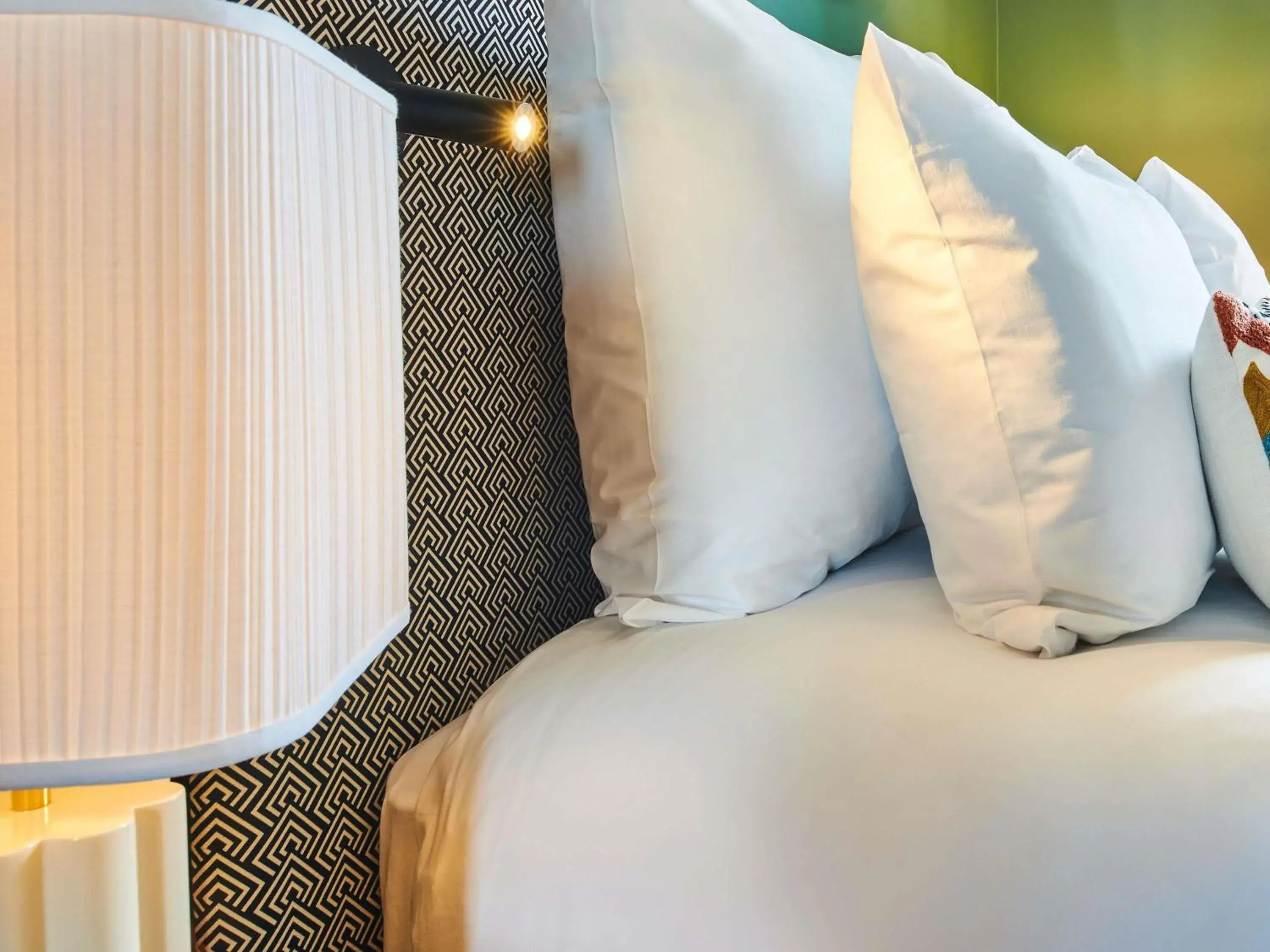 Bedroom, Bed in Mercure Paris Butte Montmartre Basilique Bedroom, Bed in Mercure Paris Butte Montmartre Basilique