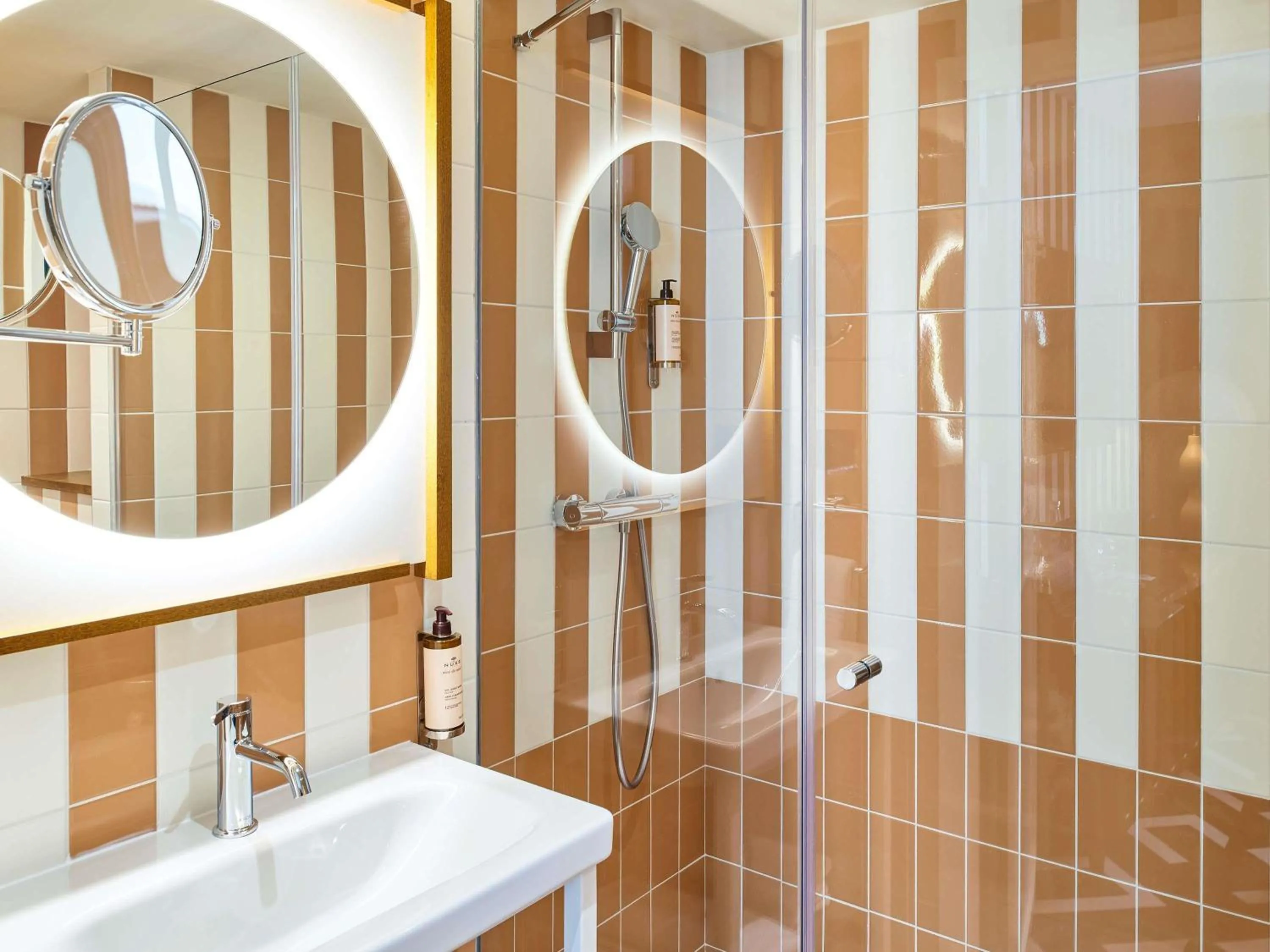 Bedroom in Mercure Paris Butte Montmartre Basilique