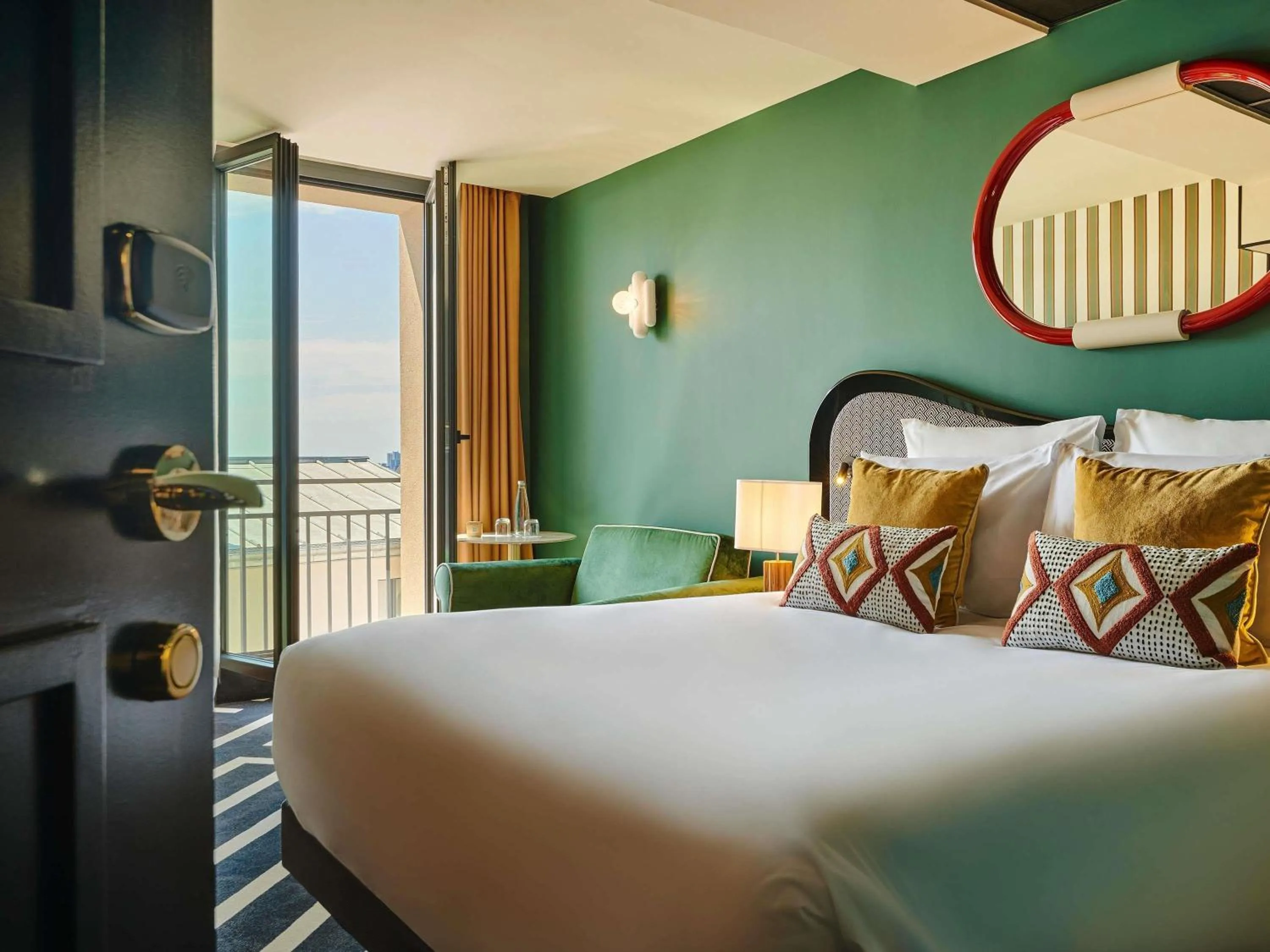 Bedroom, Bed in Mercure Paris Butte Montmartre Basilique